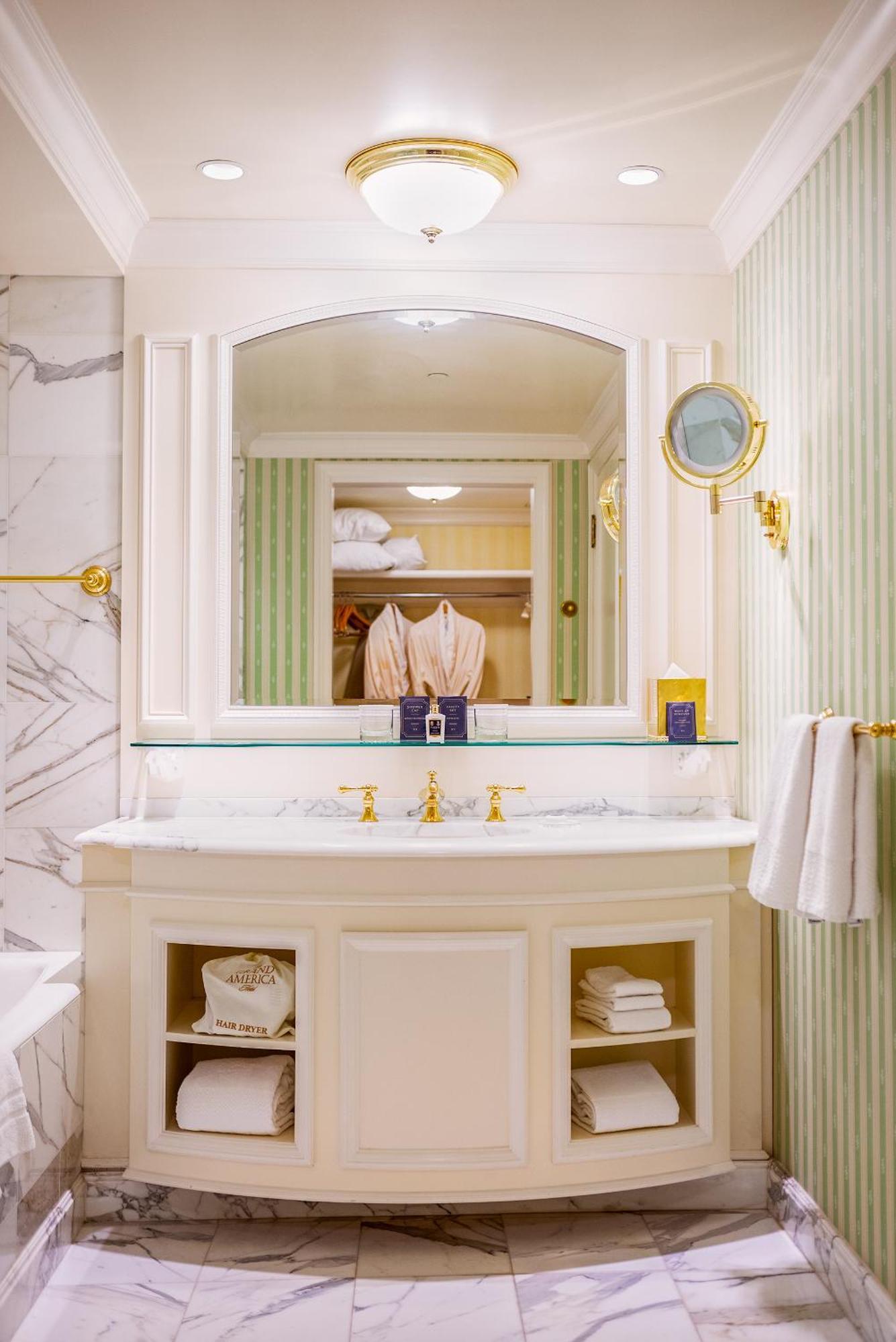 Premium King Room