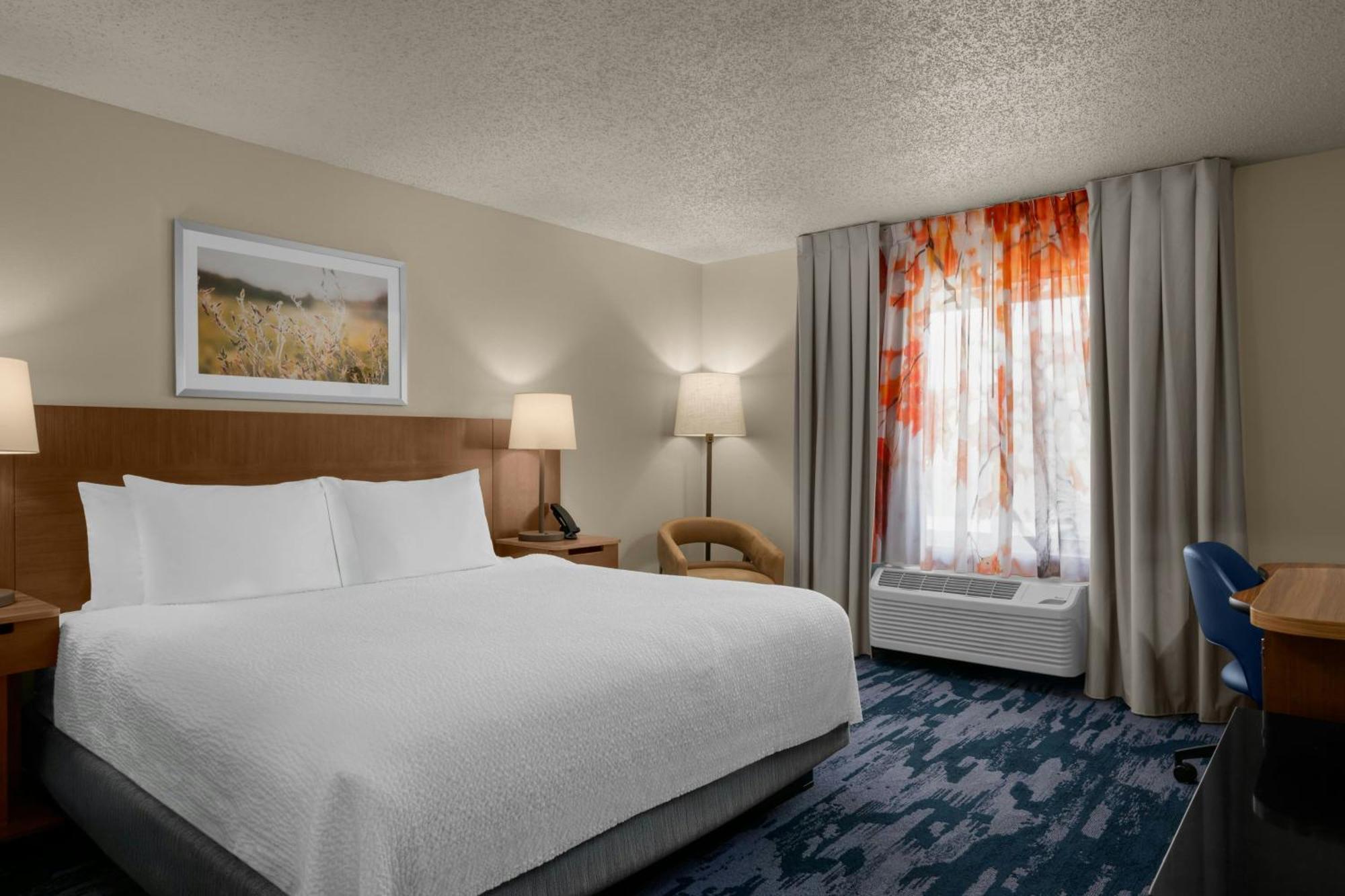 King Room Bathtub Mobility Access or Hearing Accessible