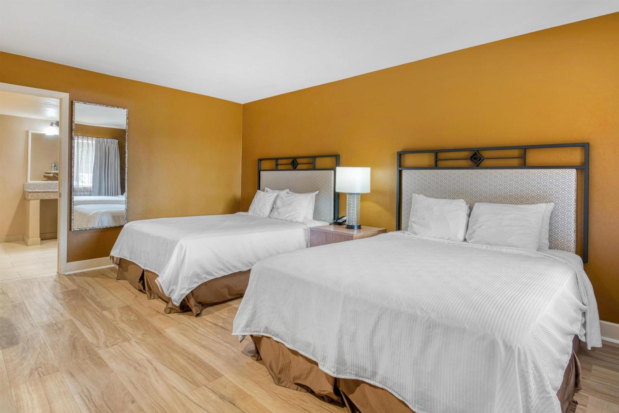 Queen Room Two Queen Beds Disability Access Non Smoking