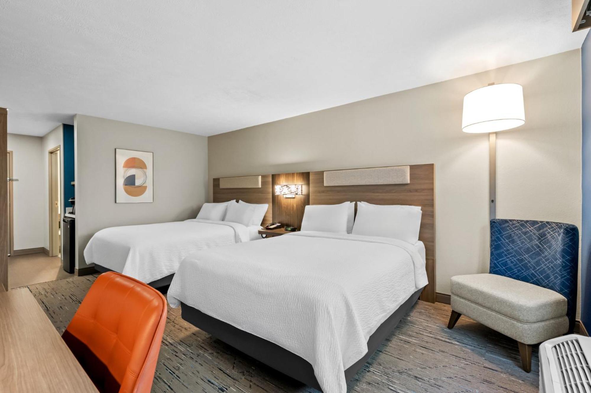 Deluxe Queen Room Two Queen Beds
