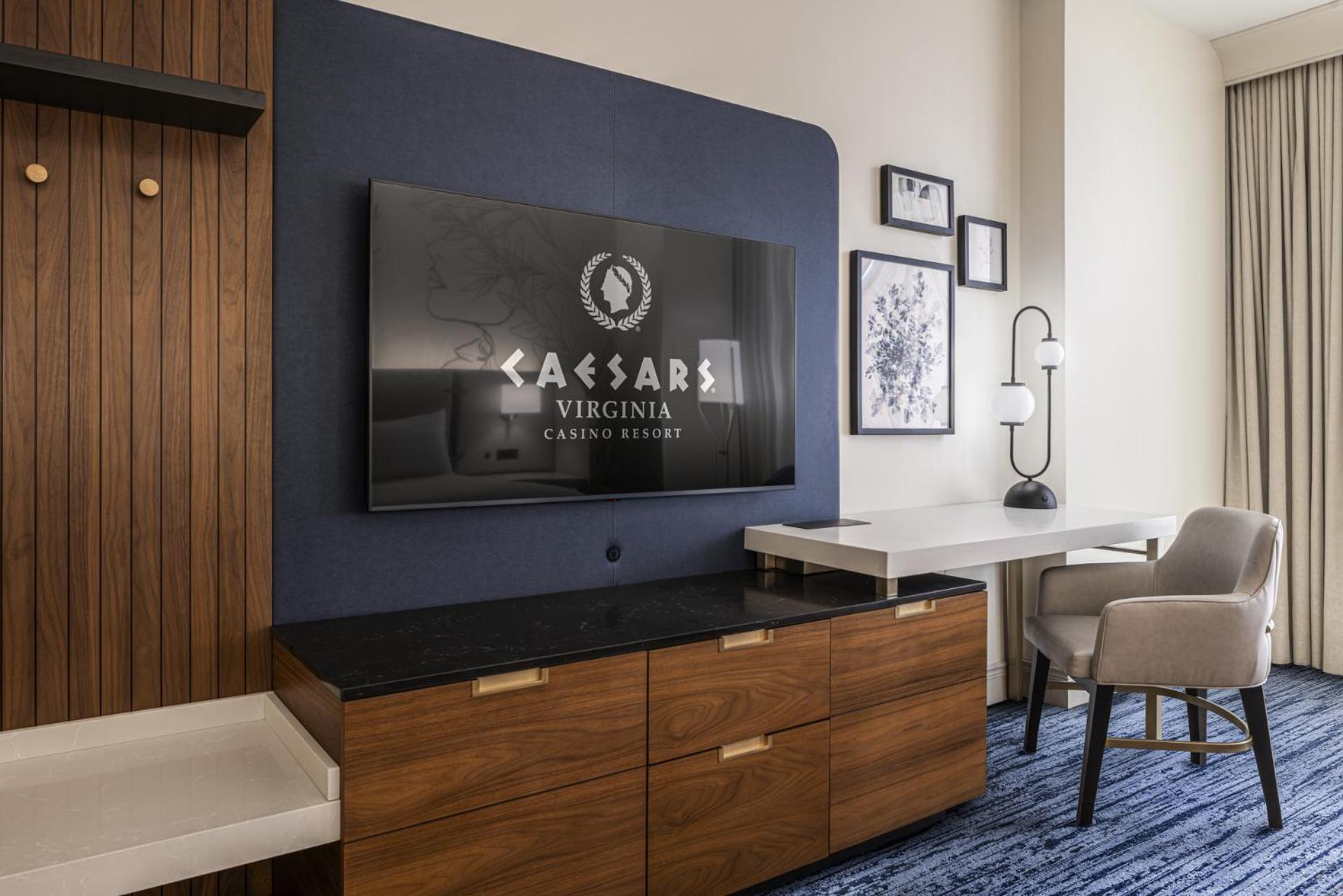 Luxury Room 2 Queens Mountain View