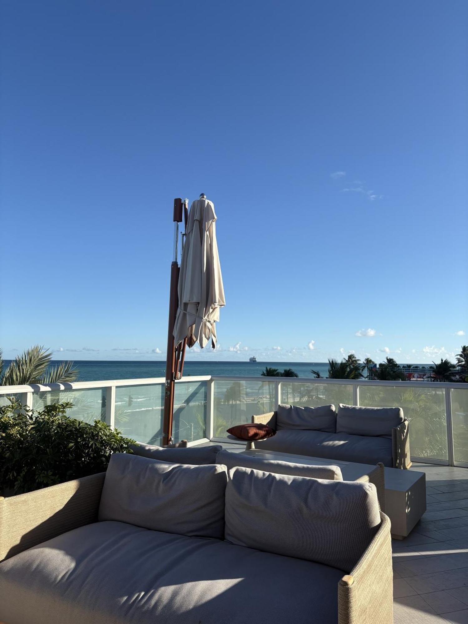 Deluxe Suite Sea View