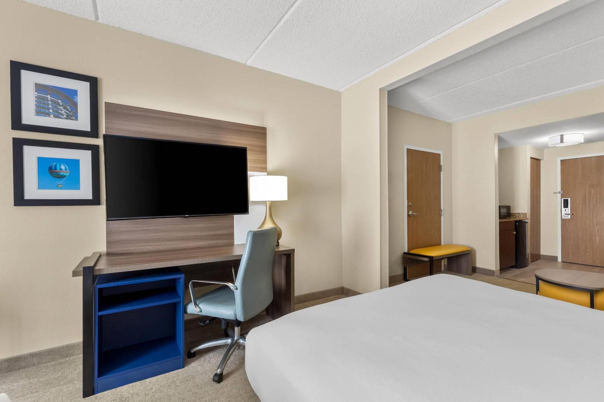Queen Suite Two Queen Beds Non-Smoking