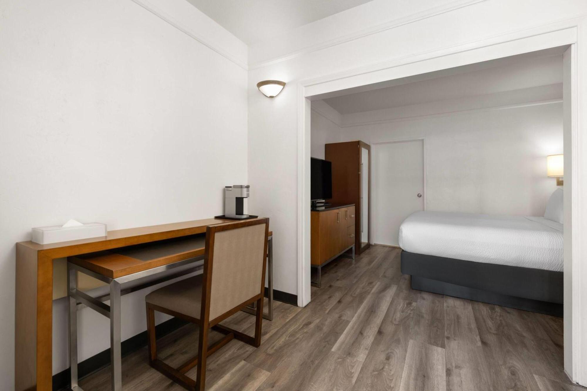 King Studio Suite Non-Smoking