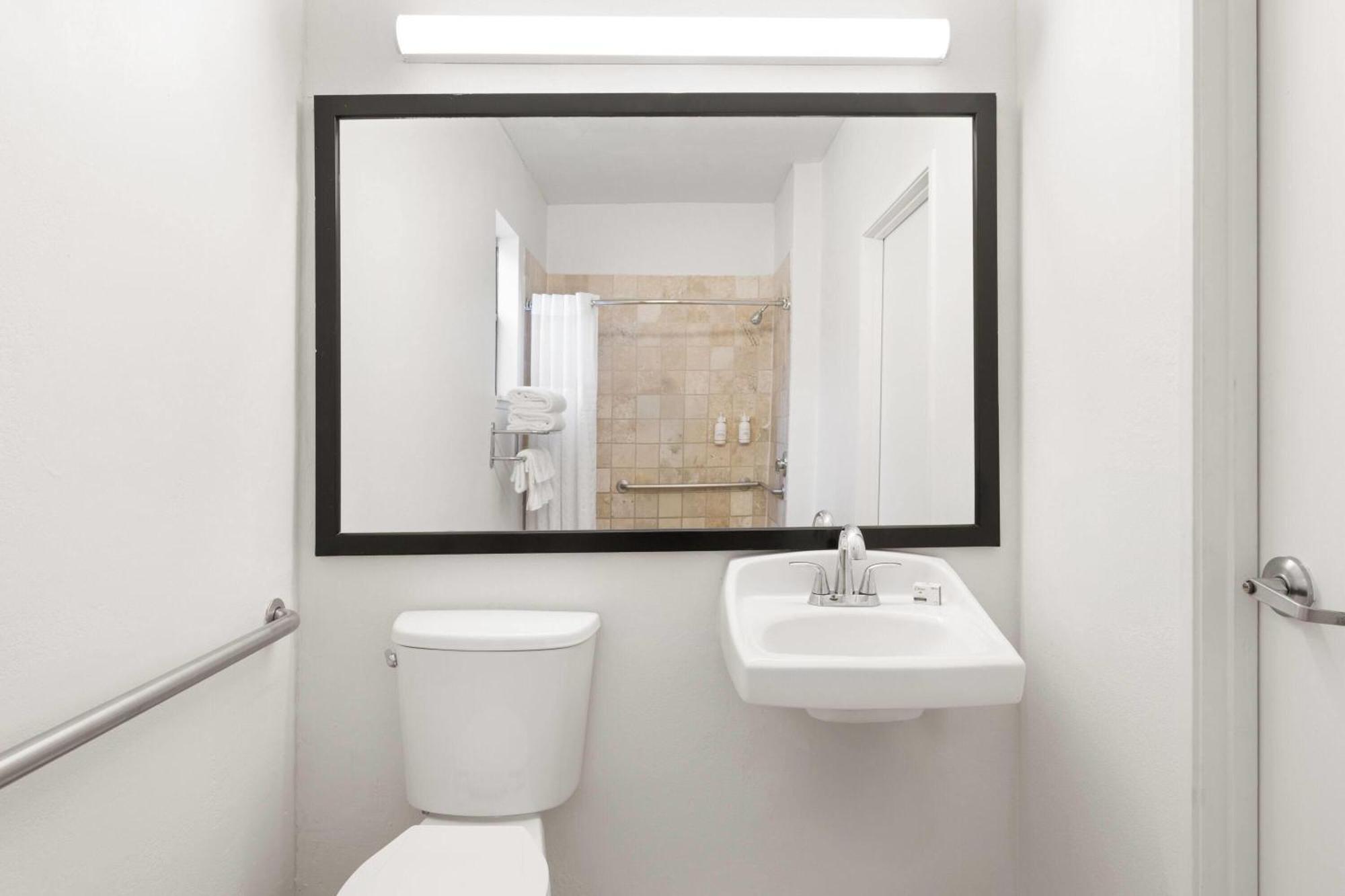 Suite One King Bed Walk Shower Grab Bars Mobility Hearing Accessible or Non-Smoking