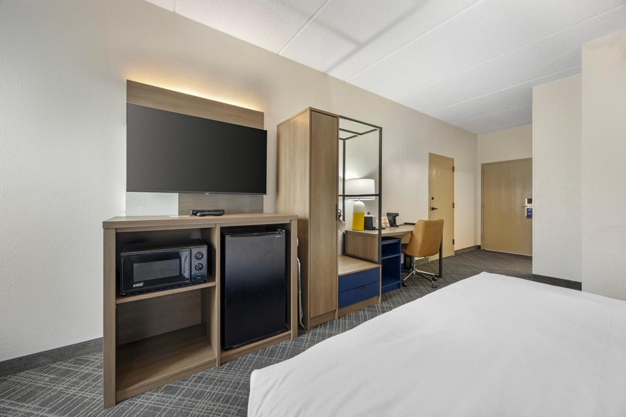 King Room Accessible or Non-Smoking