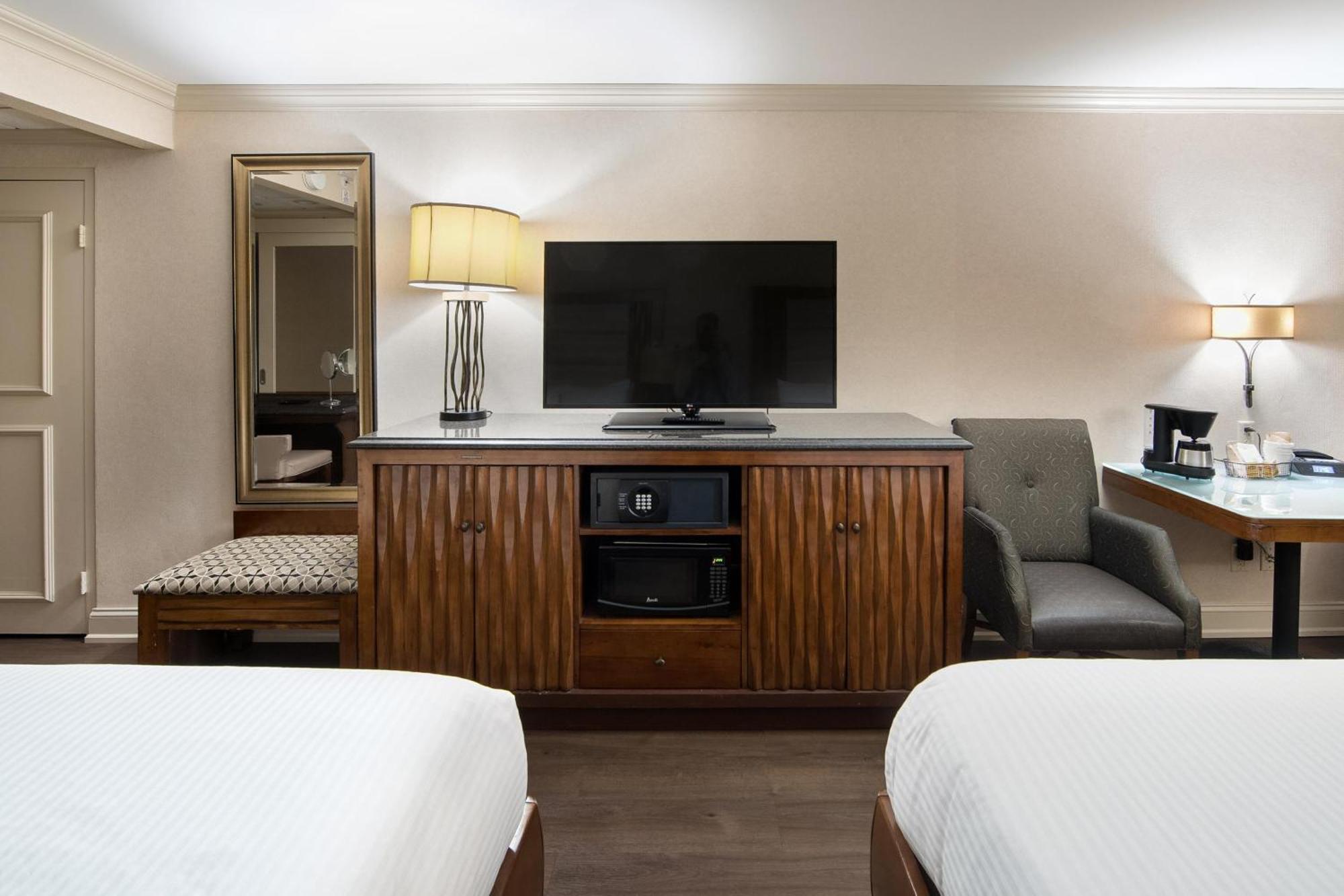 Queen Room Two Queen Beds
