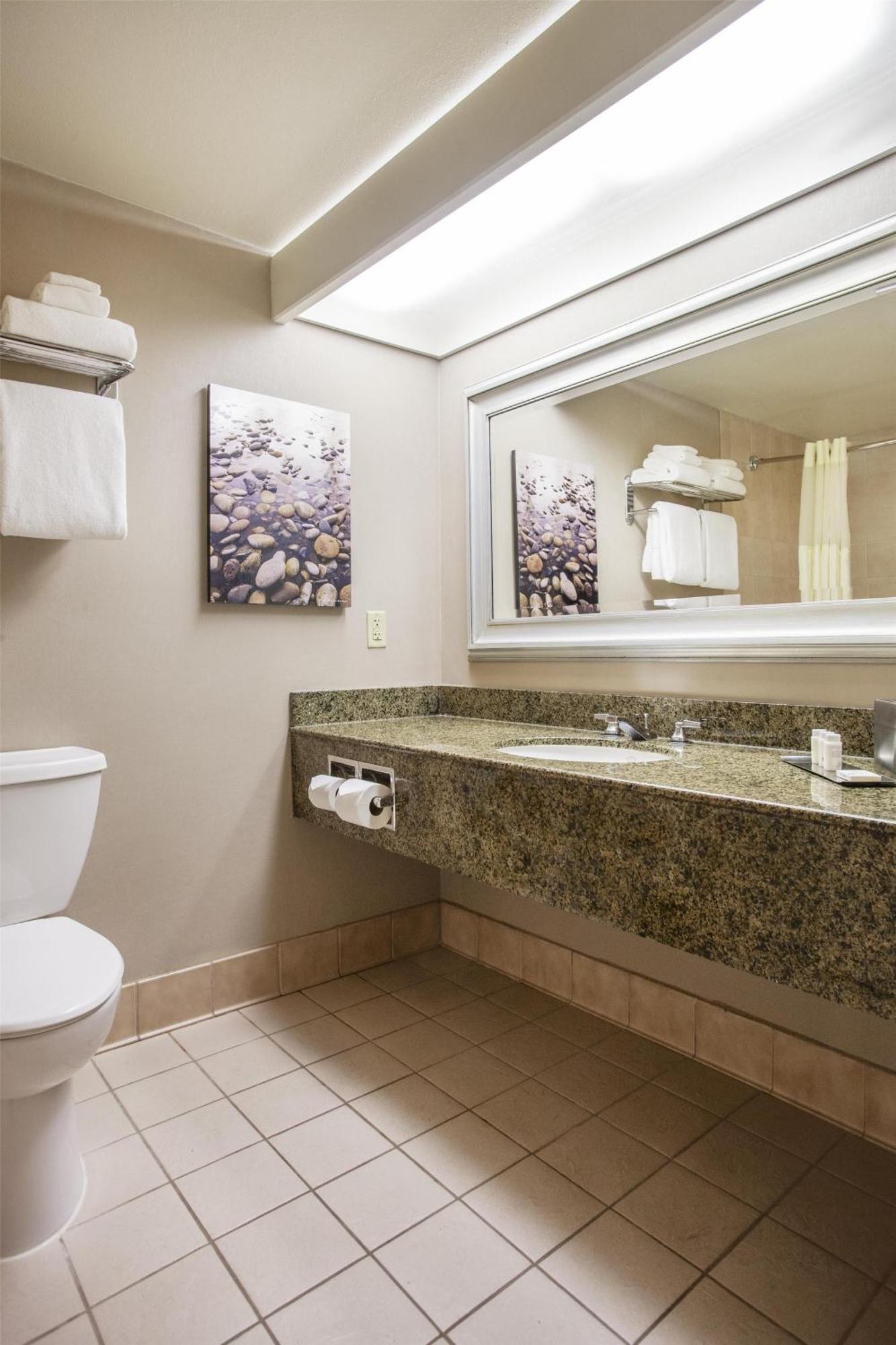 Queen Room Two Queen Beds Bath Tub Non-Smoking