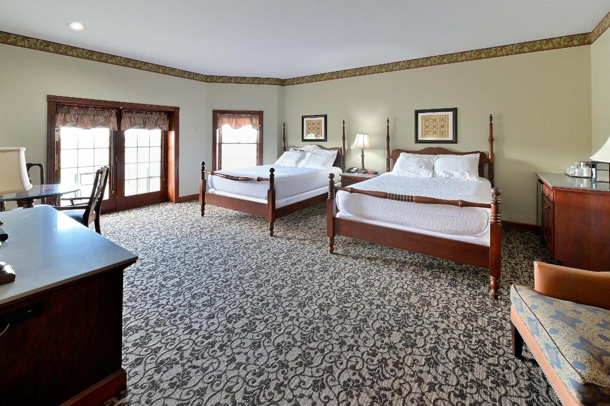 Queen Room Two Queen Beds