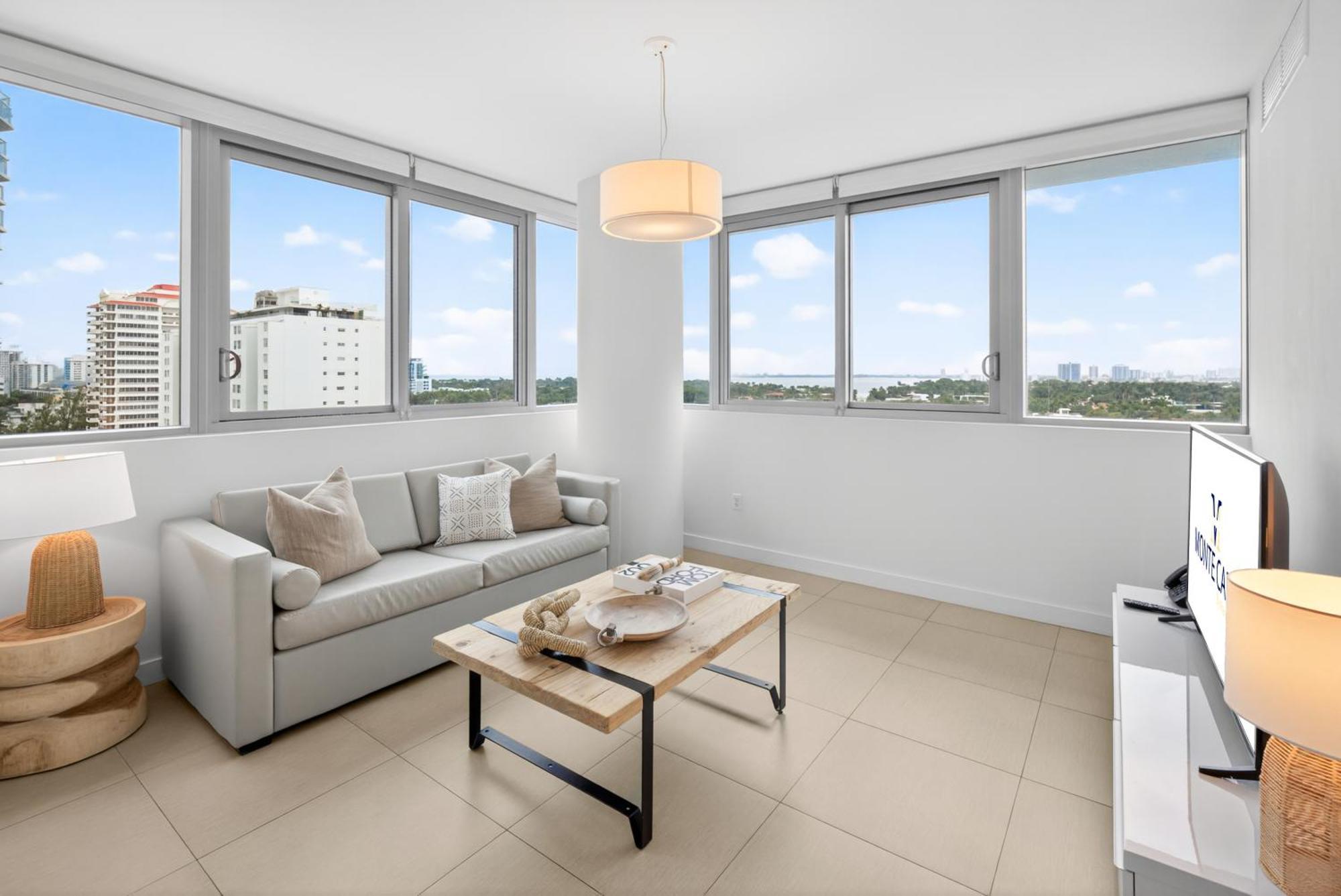 One-Bedroom Apartment City View Balcony