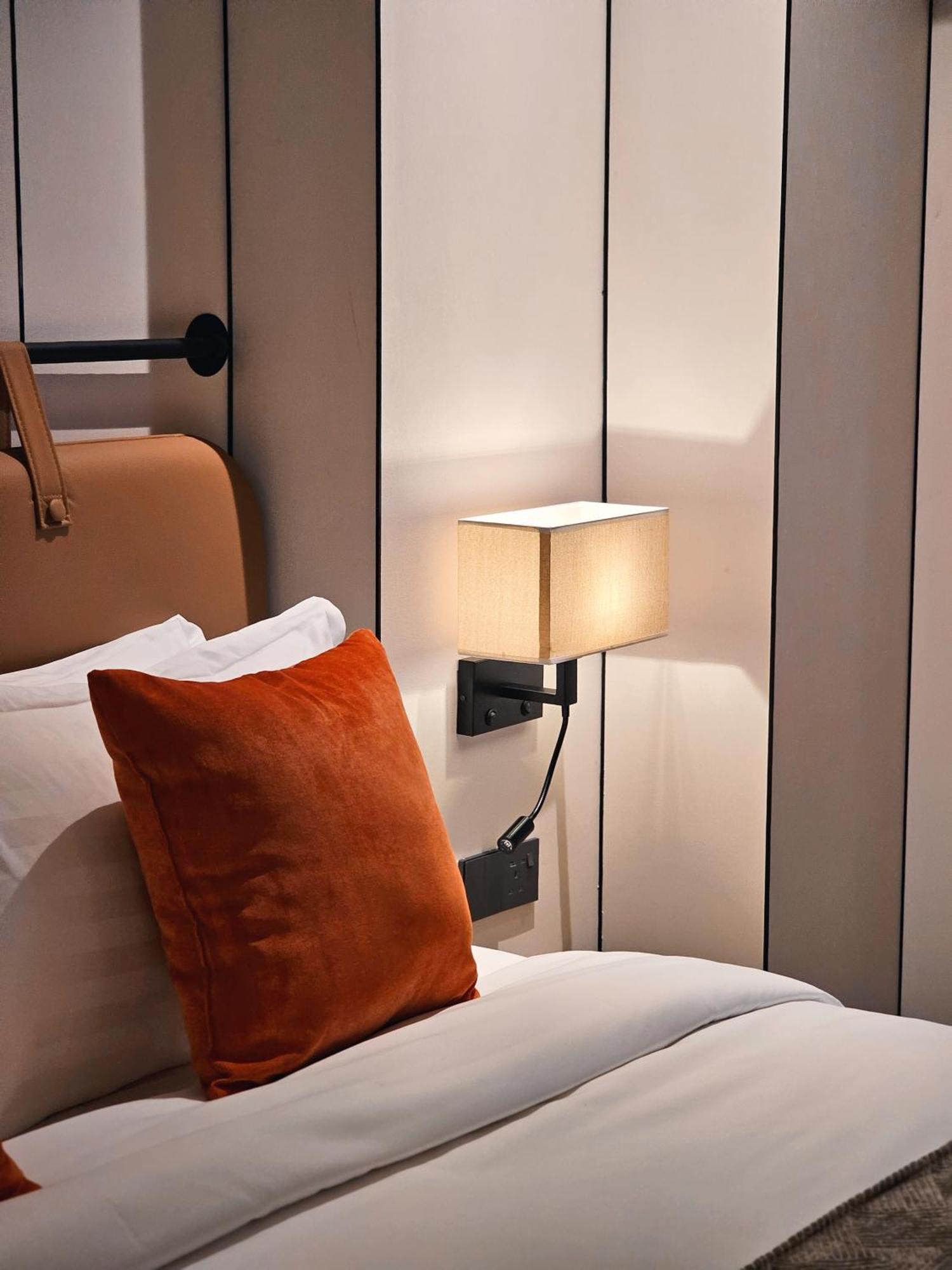 Deluxe King Suite