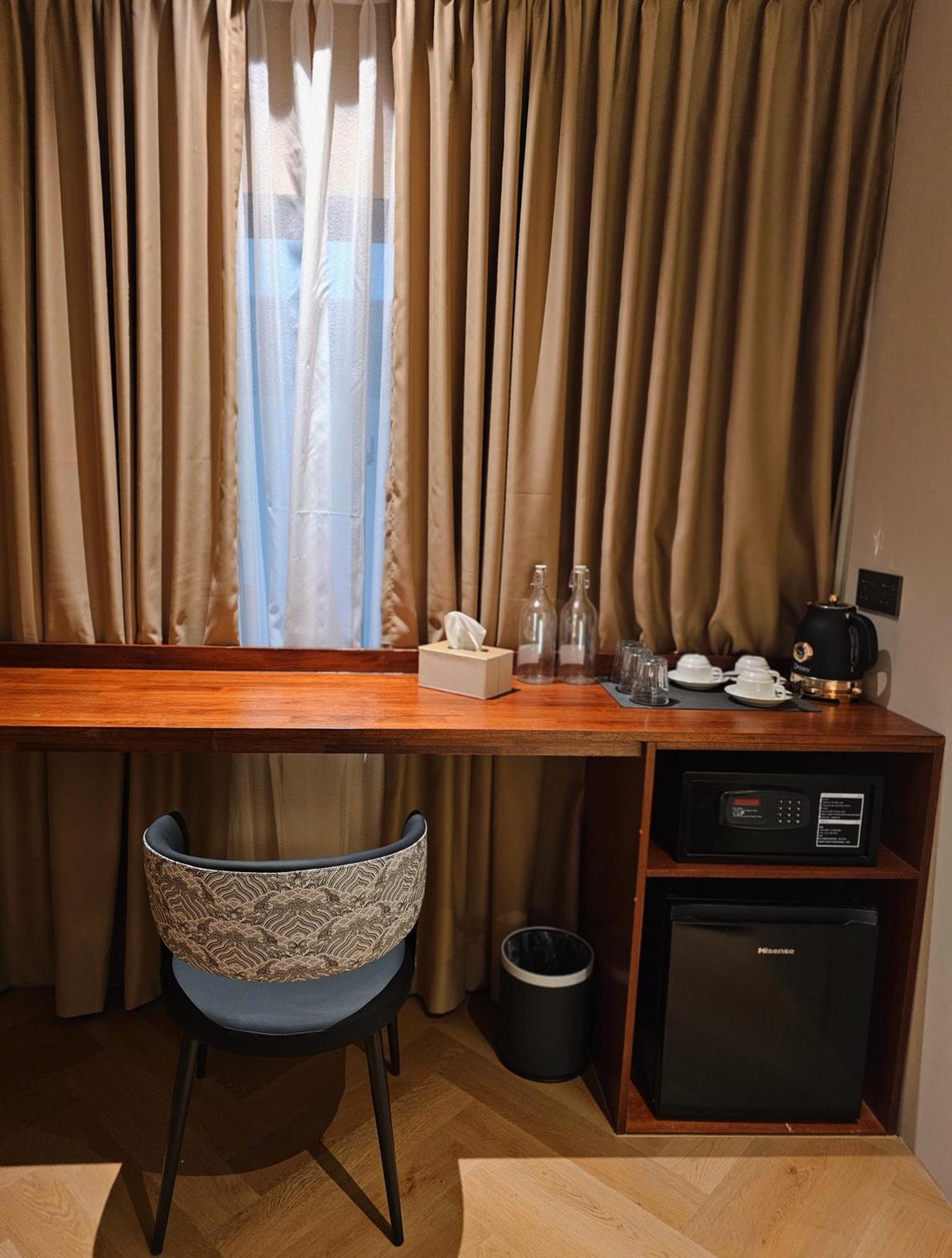 Deluxe King Suite