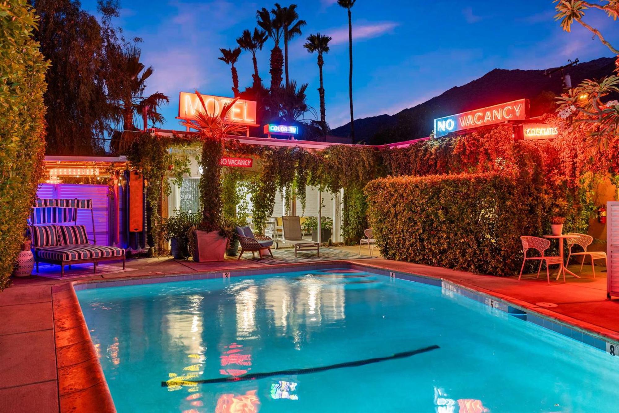 Apartment Pool View