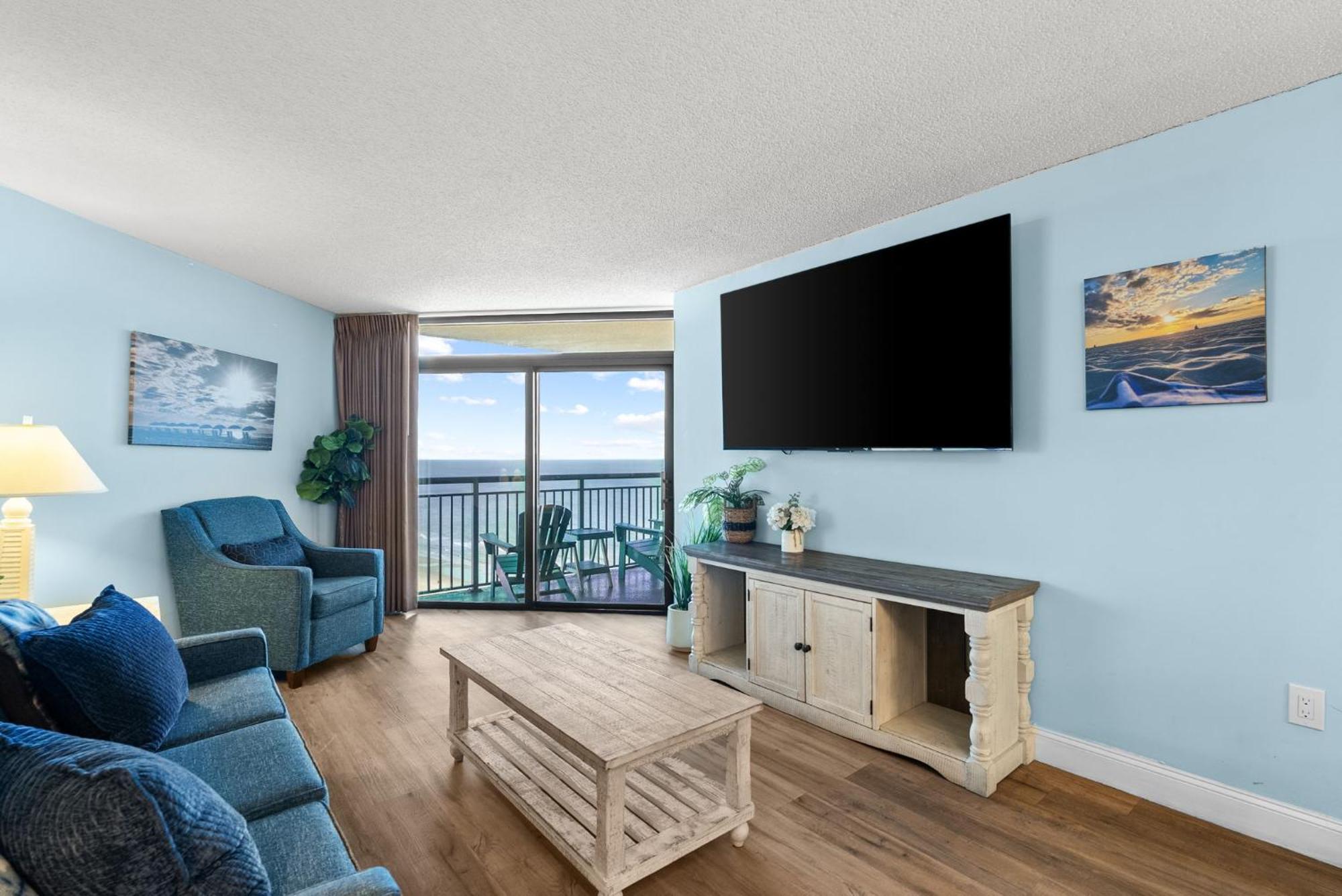 Three-Bedroom Apartment Oceanfront