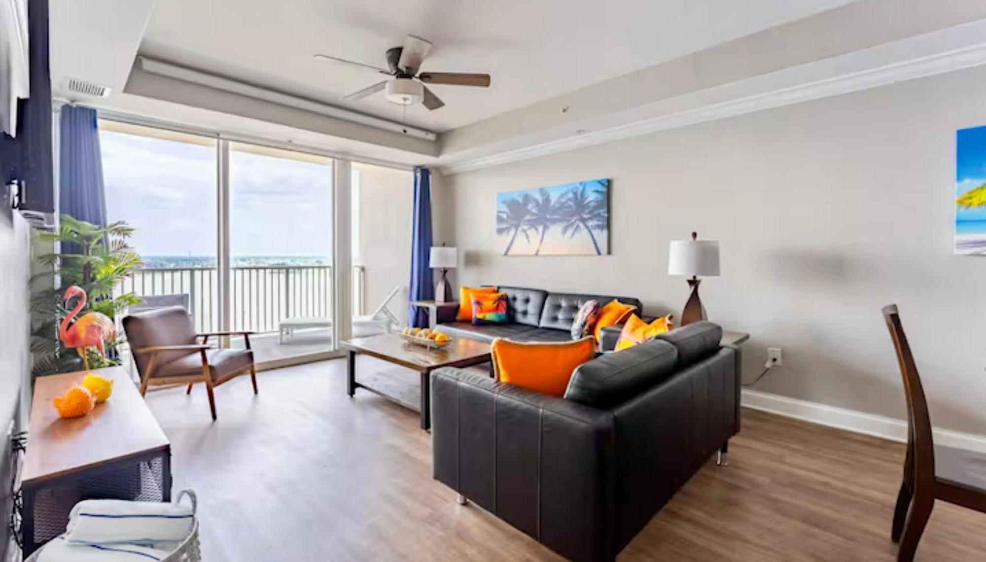 Three-Bedroom Apartment Lake View