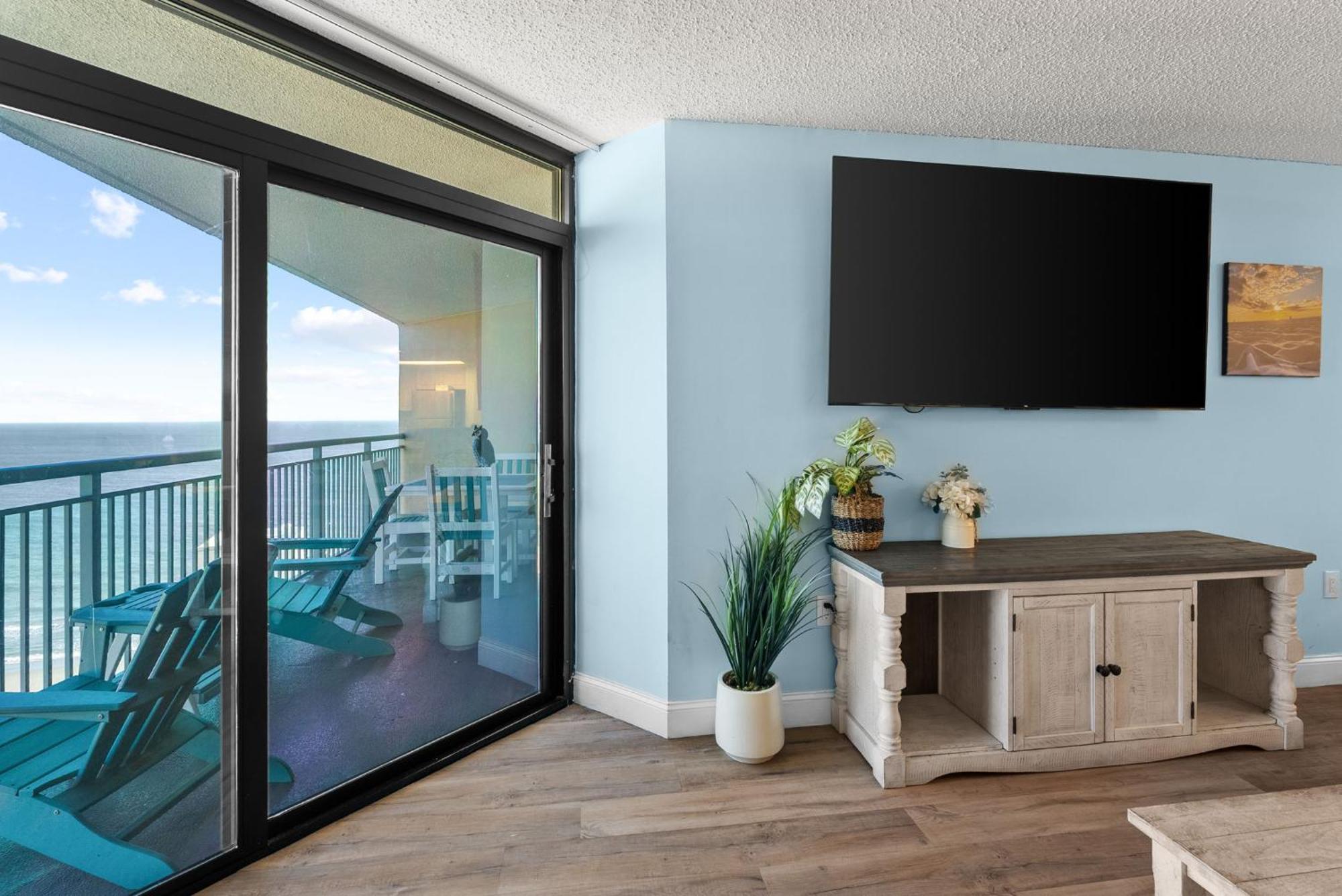 Three-Bedroom Apartment Oceanfront