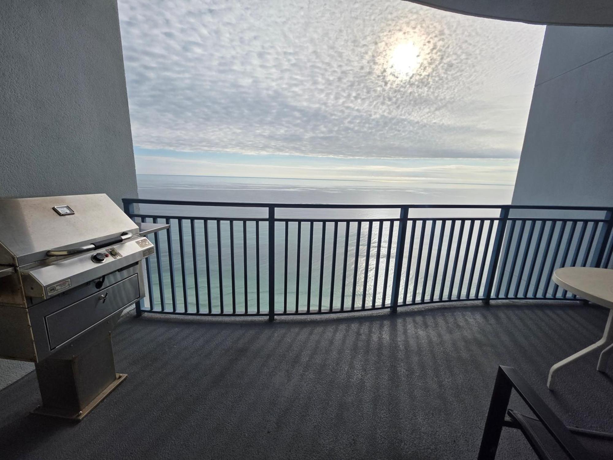 Deluxe One-Bedroom Apartment Ocean View