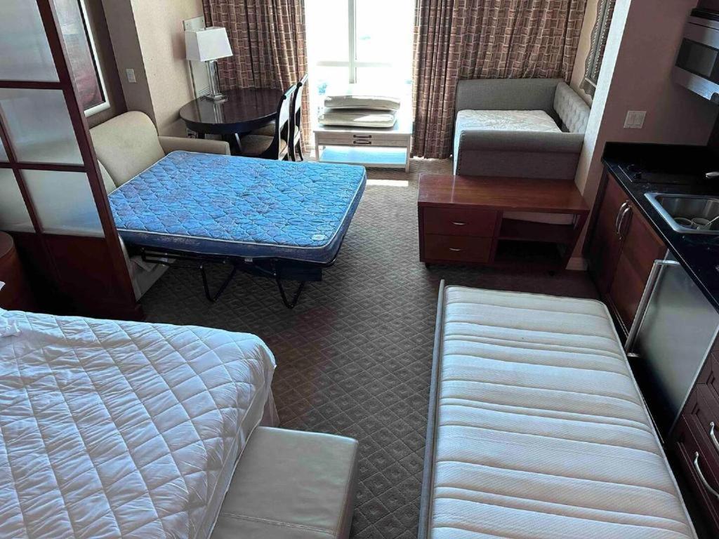 Deluxe King Studio