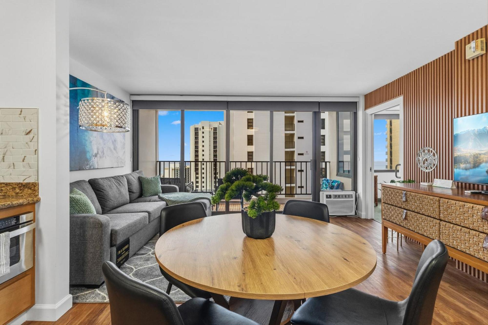 Deluxe One-Bedroom Apartment Ocean View