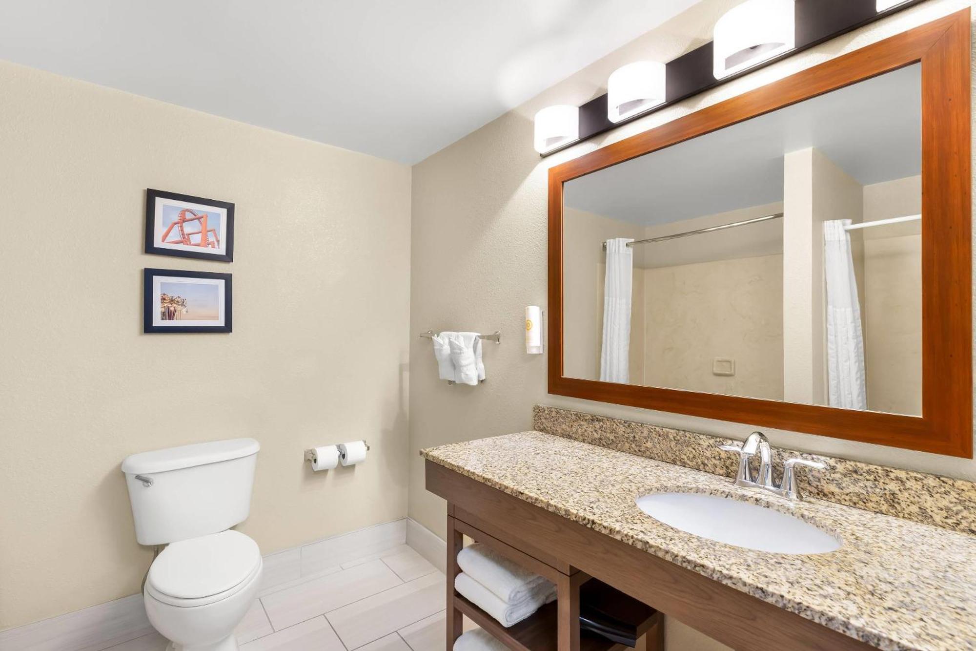 Queen Room Two Queen Beds Disability Access or Non-Smoking