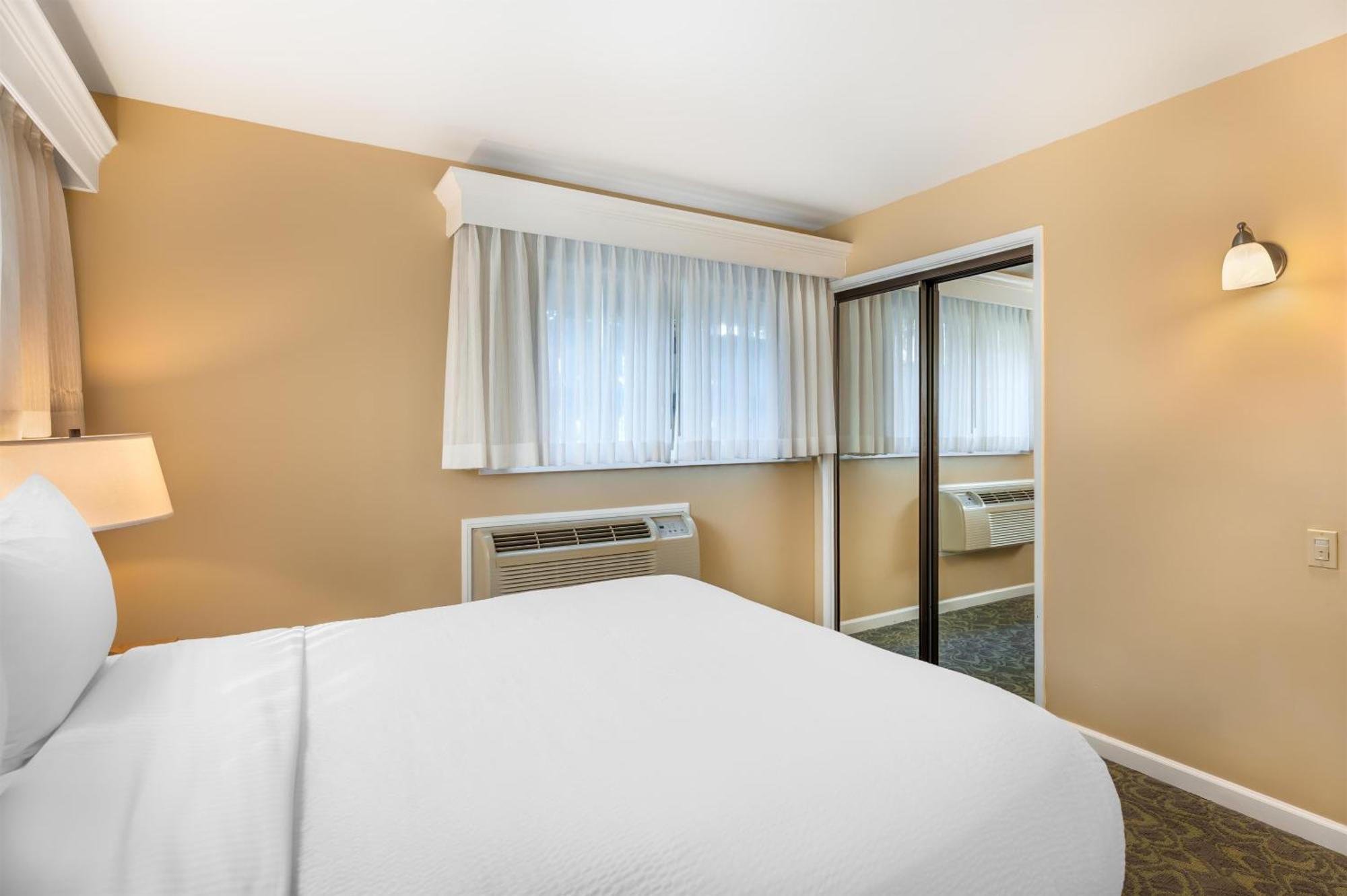 Two-Bedroom Apartment Non-Smoking