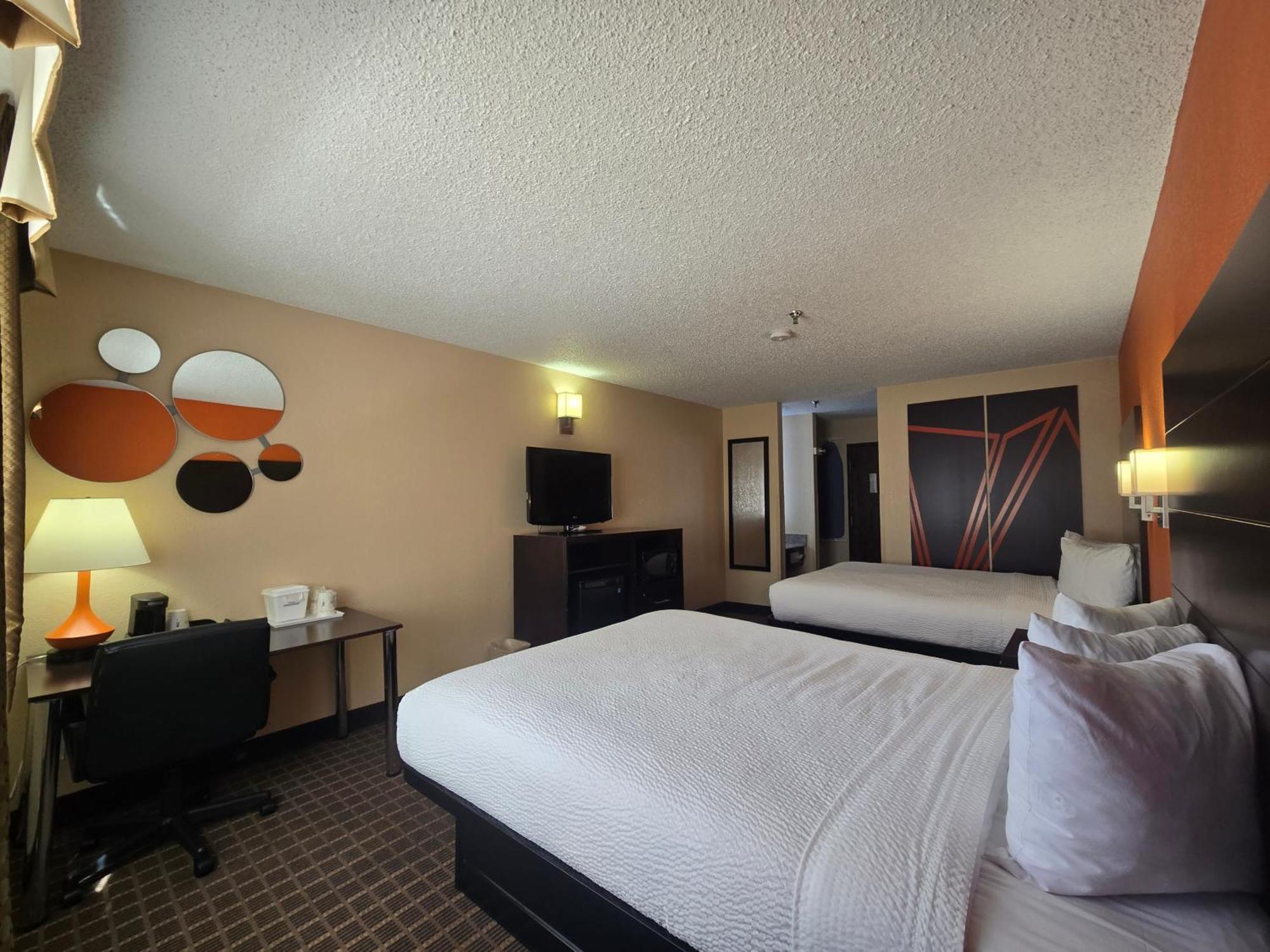 Queen Room Two Queen Beds Non-Smoking