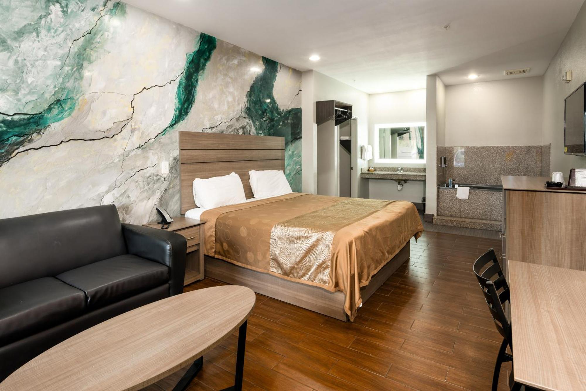 King Room Spa Bath