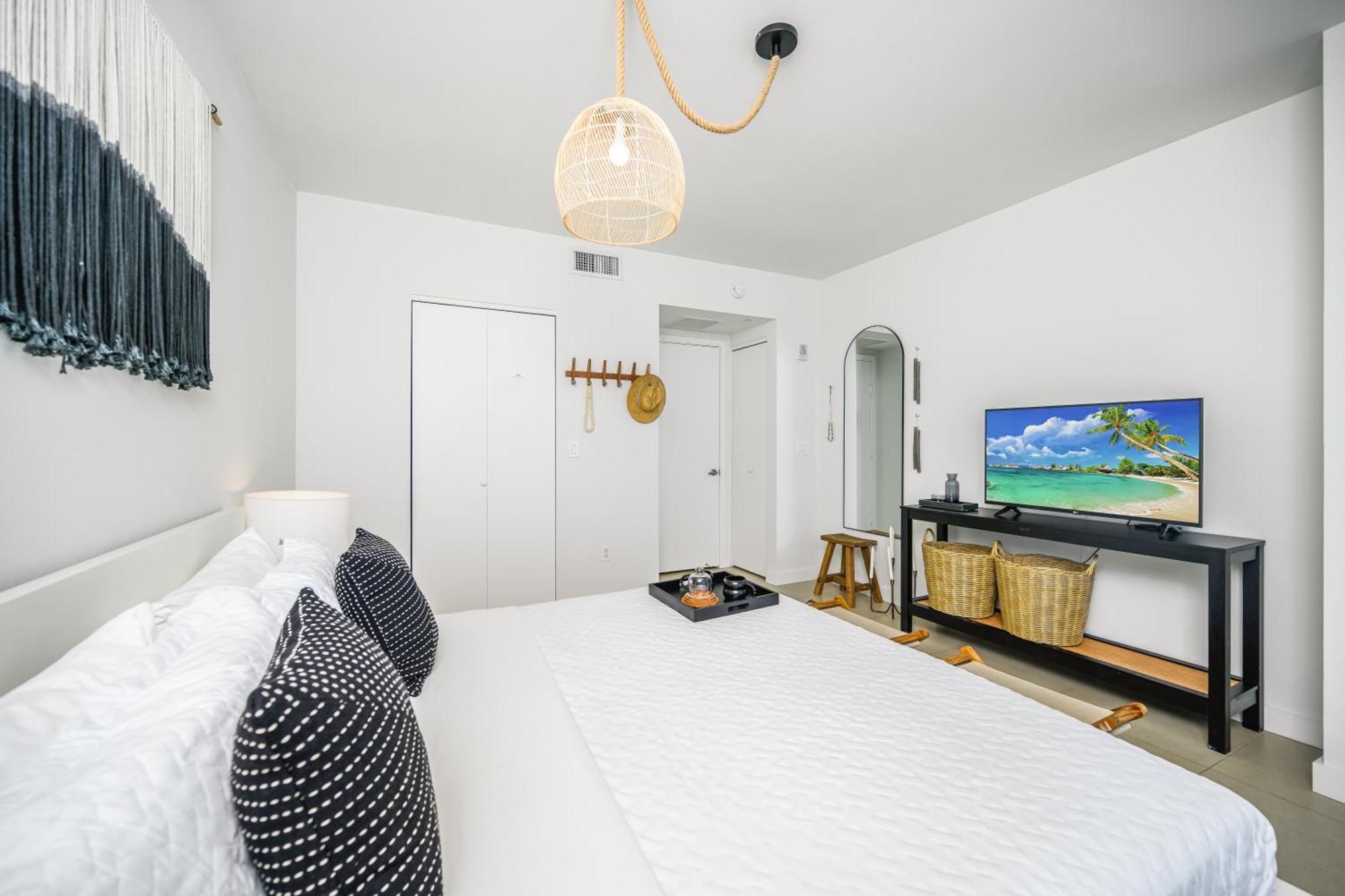 One-Bedroom Apartment City View Balcony