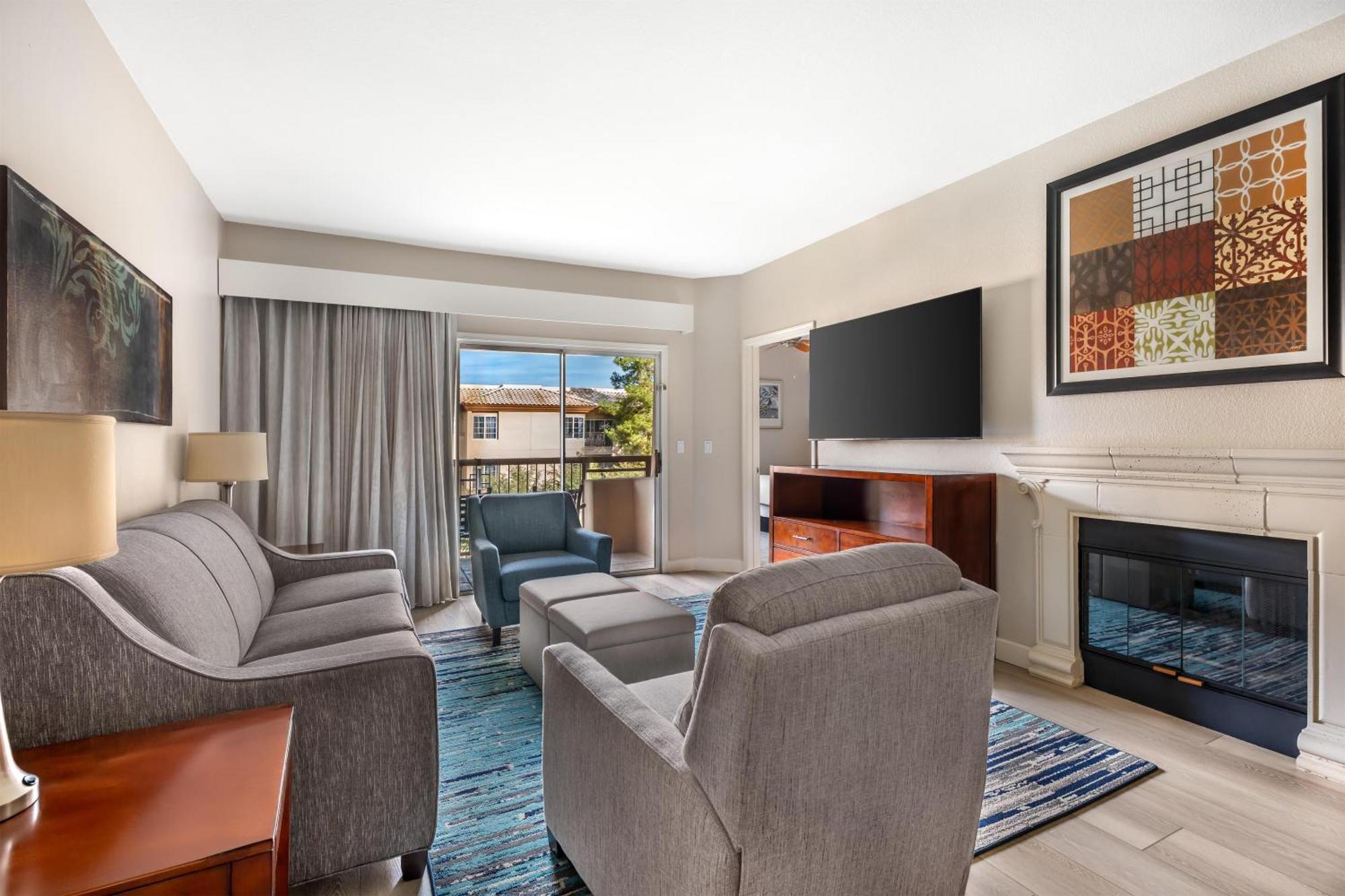 1 BEDROOM 1 KING SUITE ACCESSIBLE TUB