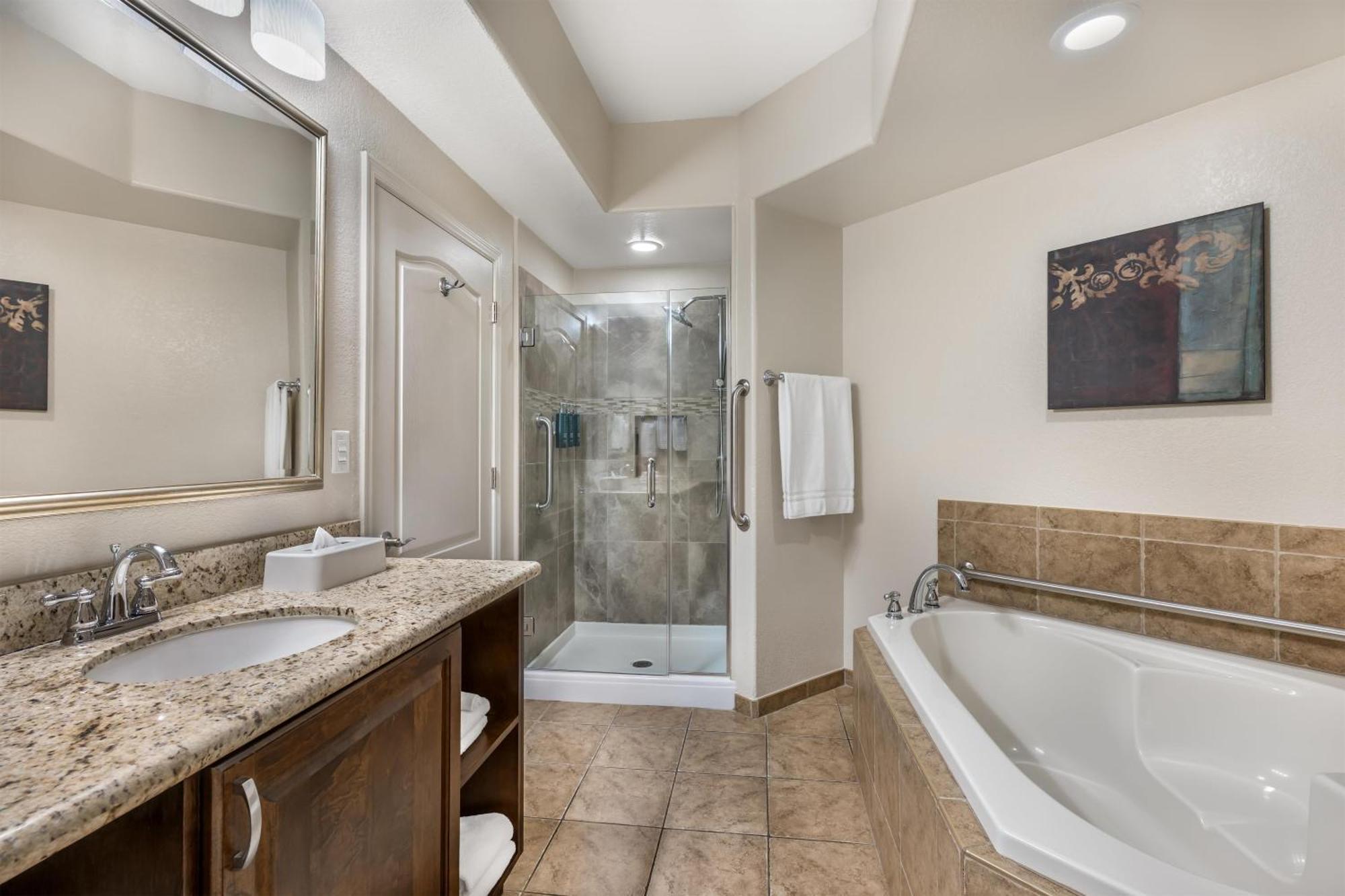 2 BEDROOM 1 KING 1 QUEEN SUITE SOFABED