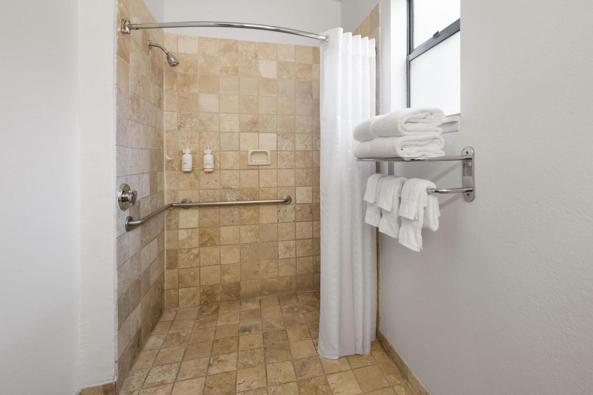Suite Two Queen Beds Walk Shower Grab Bars Mobility Hearing Accesssible or Non-Smoking