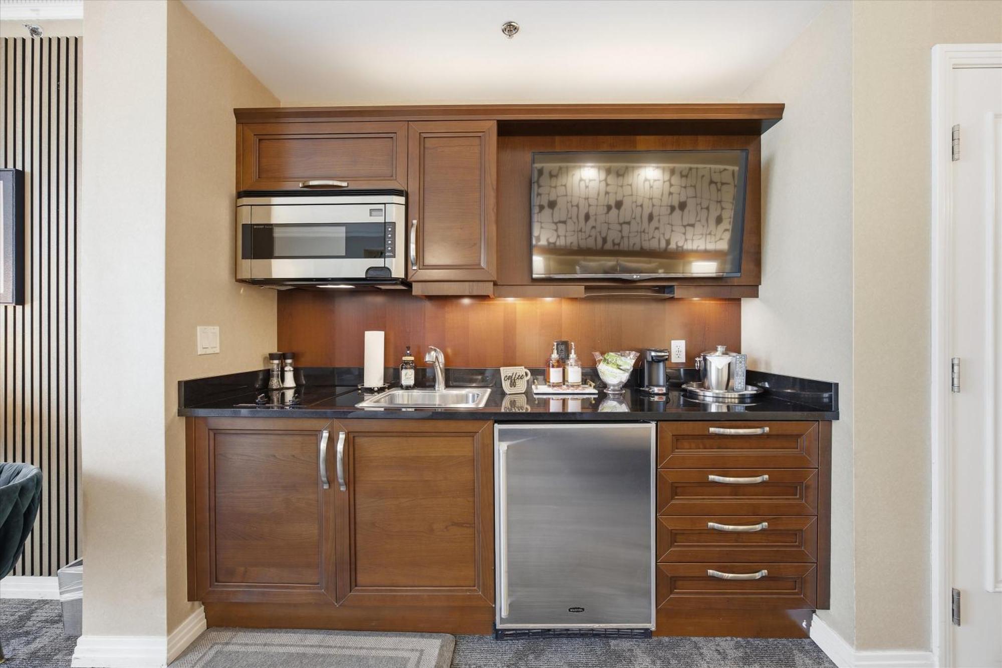 Suite City View