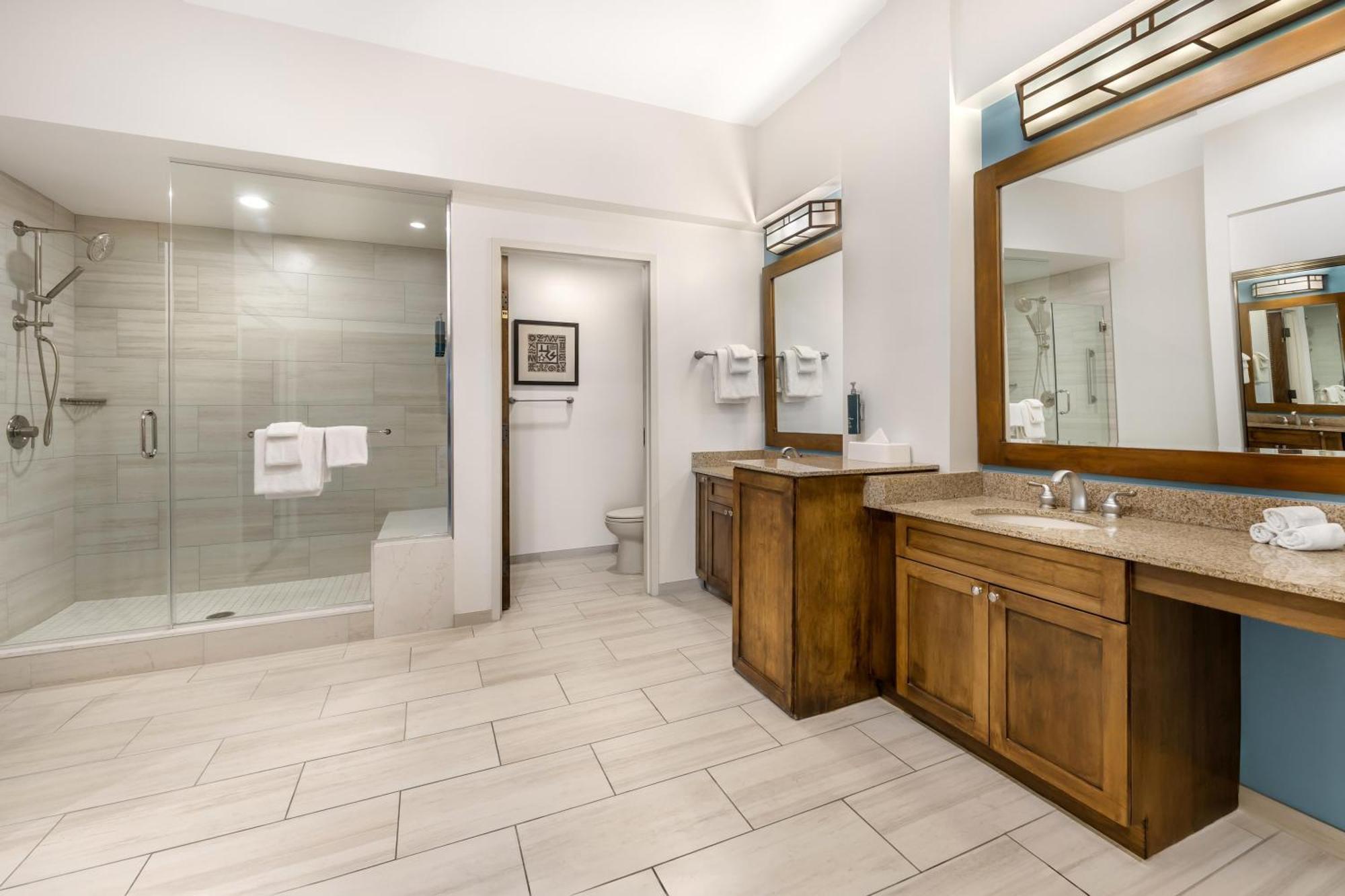 2 BEDROOM 2 KINGS POOL VIEW DELUXE SUITE