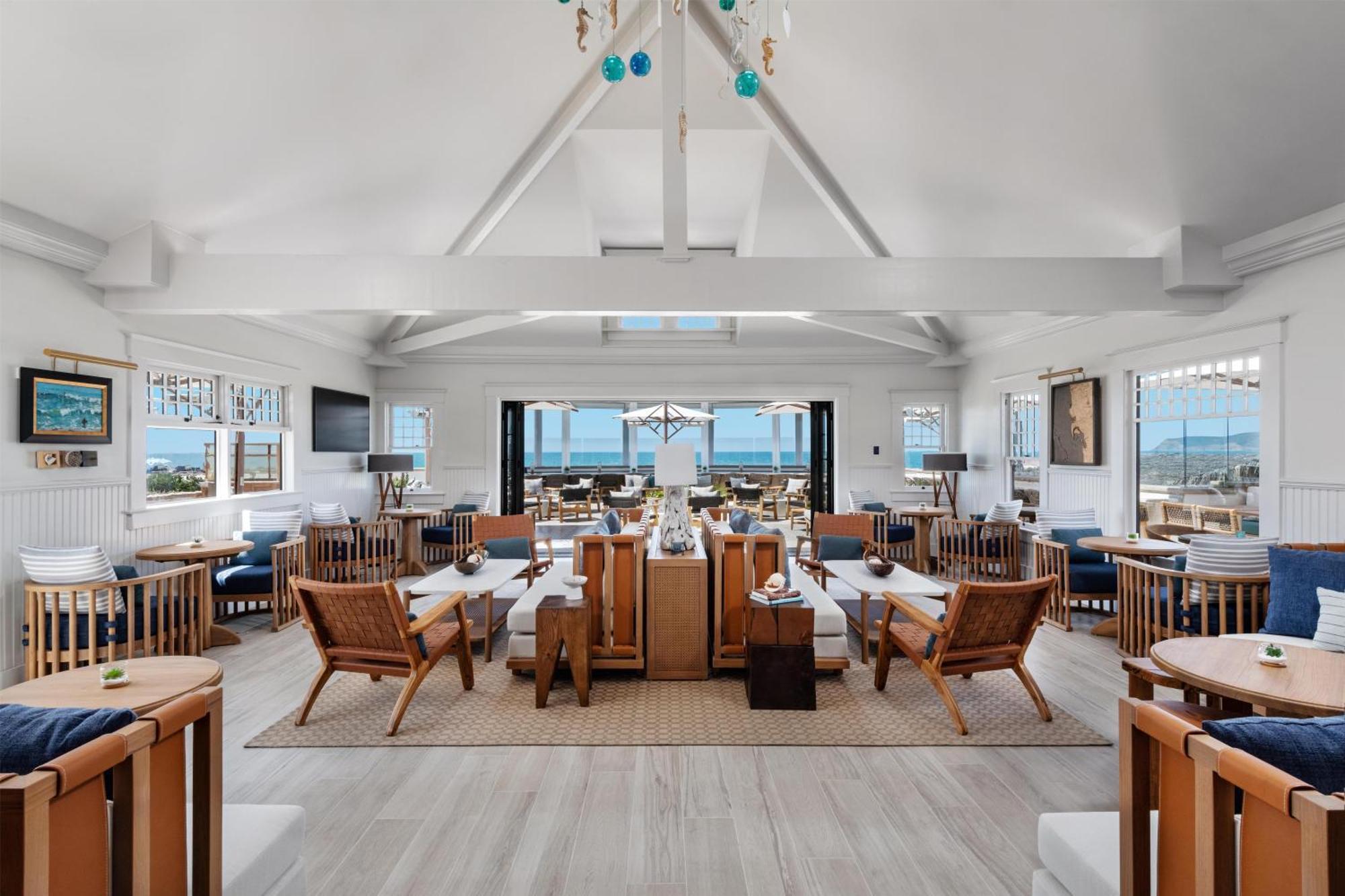 Victorian King Room Club Access Oceanfront