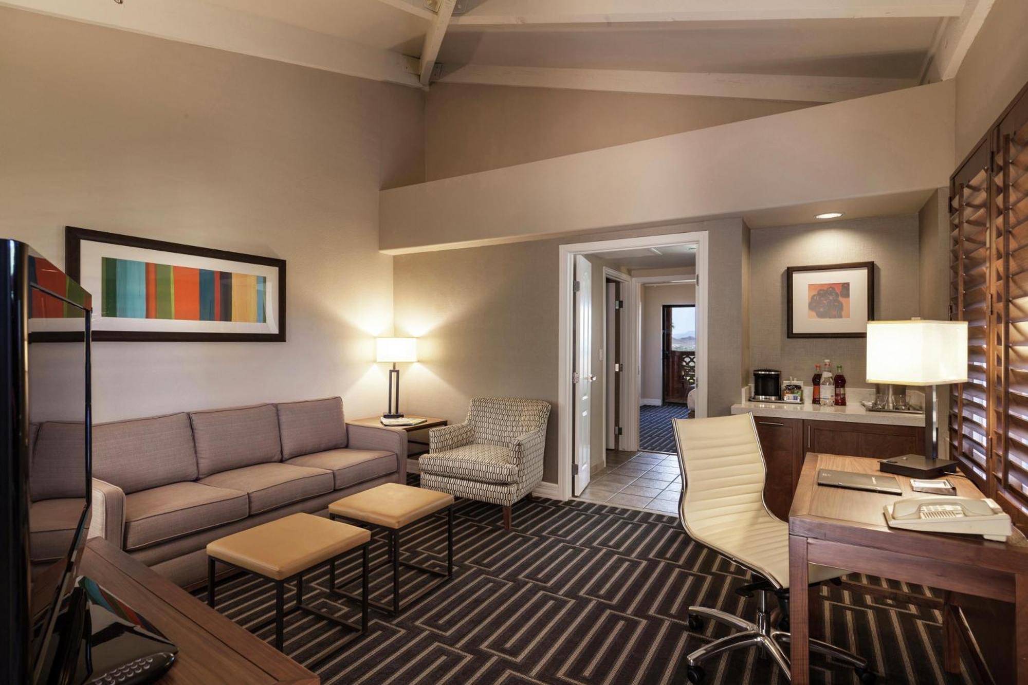 Superior Queen Suite Two Queen Beds