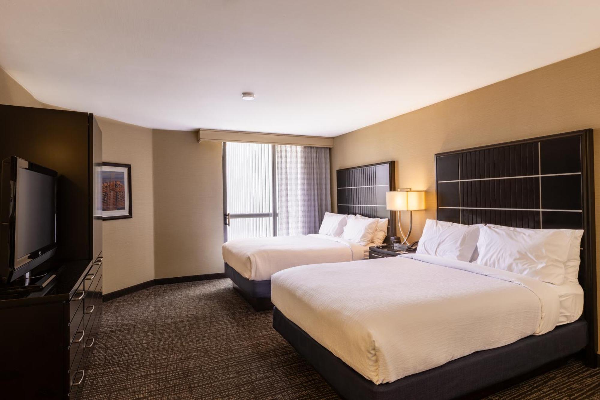 Suite Two Queen Beds Non-Smoking