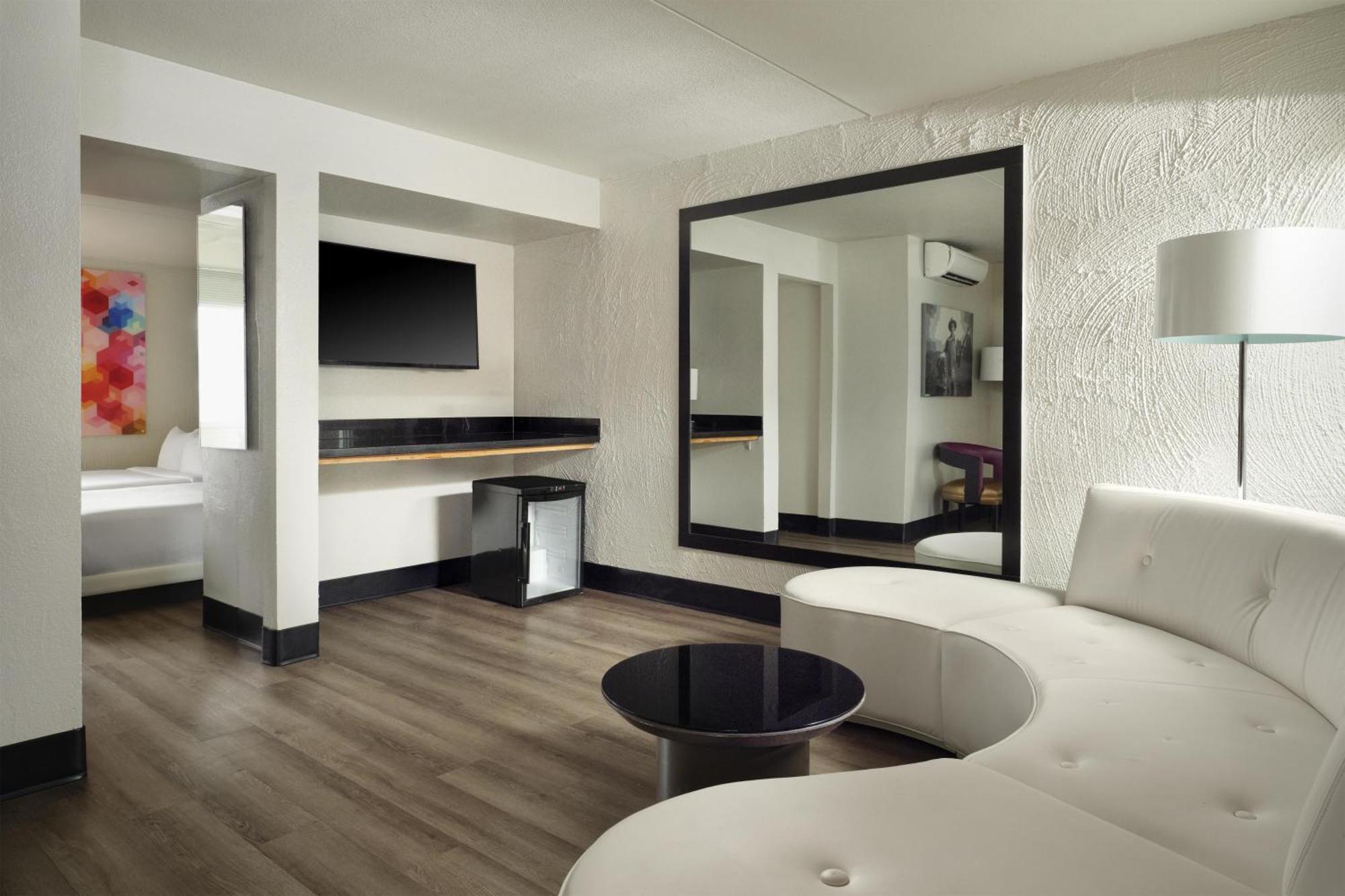 Queen Suite Two Queen Beds Non-Smoking
