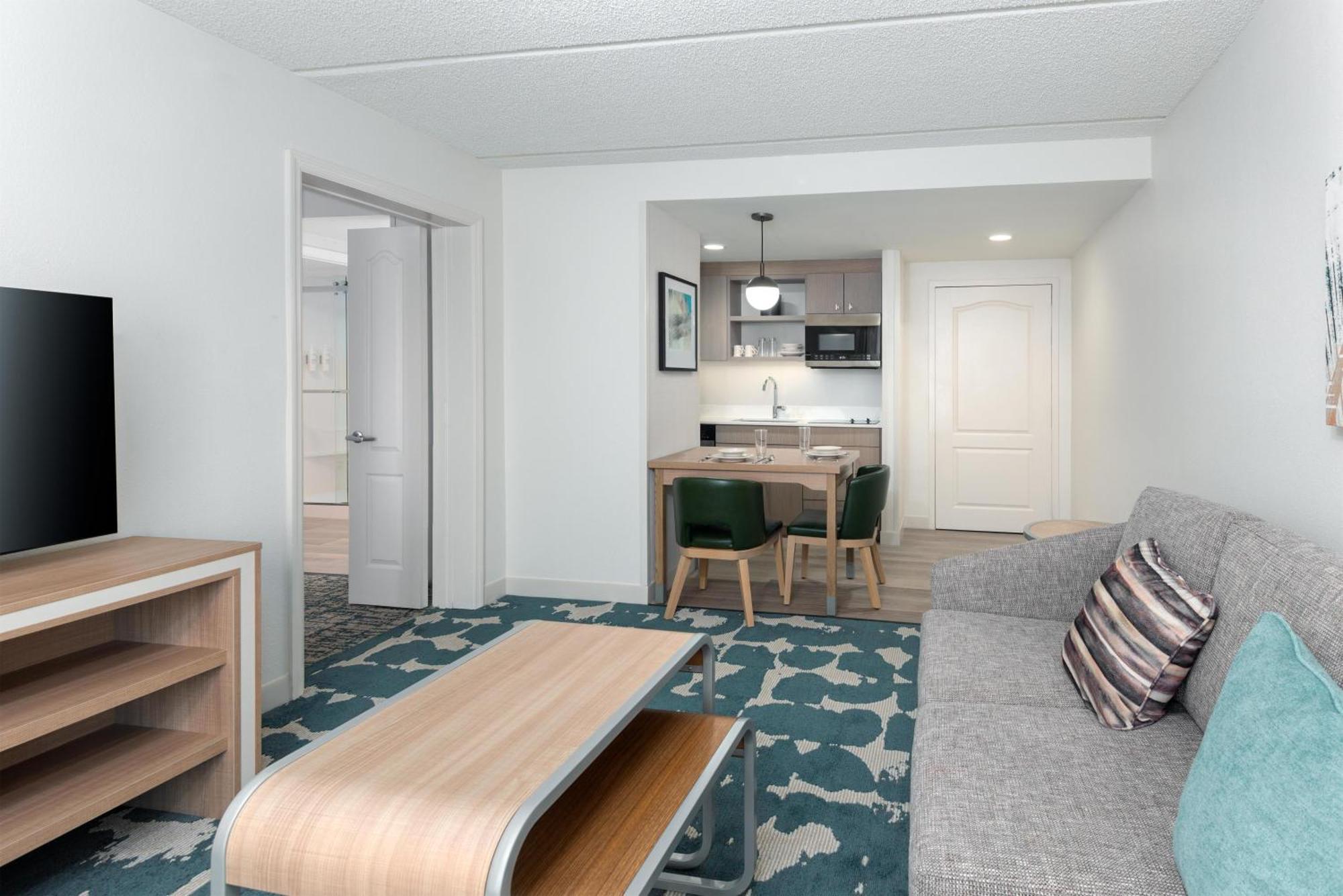 One-Bedroom King Suite Non-Smoking