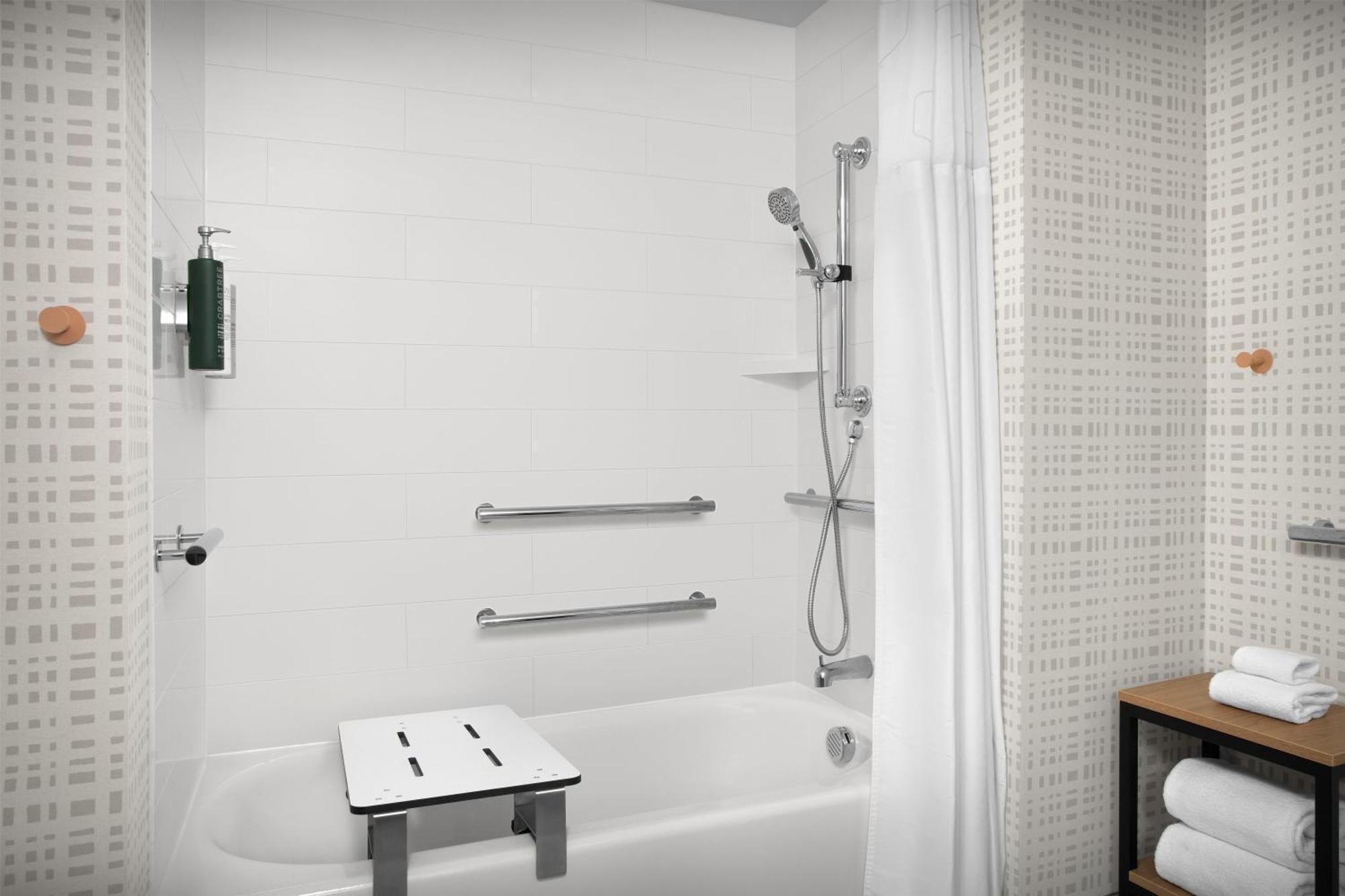 Queen Room Two Queen Beds Mobility Hearing Access or Non-Smoking