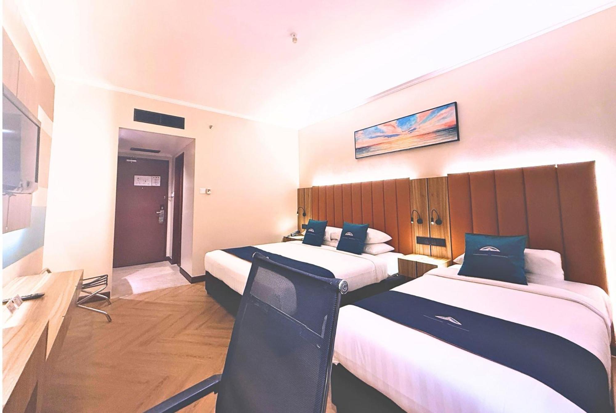 Superior King Room One Single Bed Non-Smoking