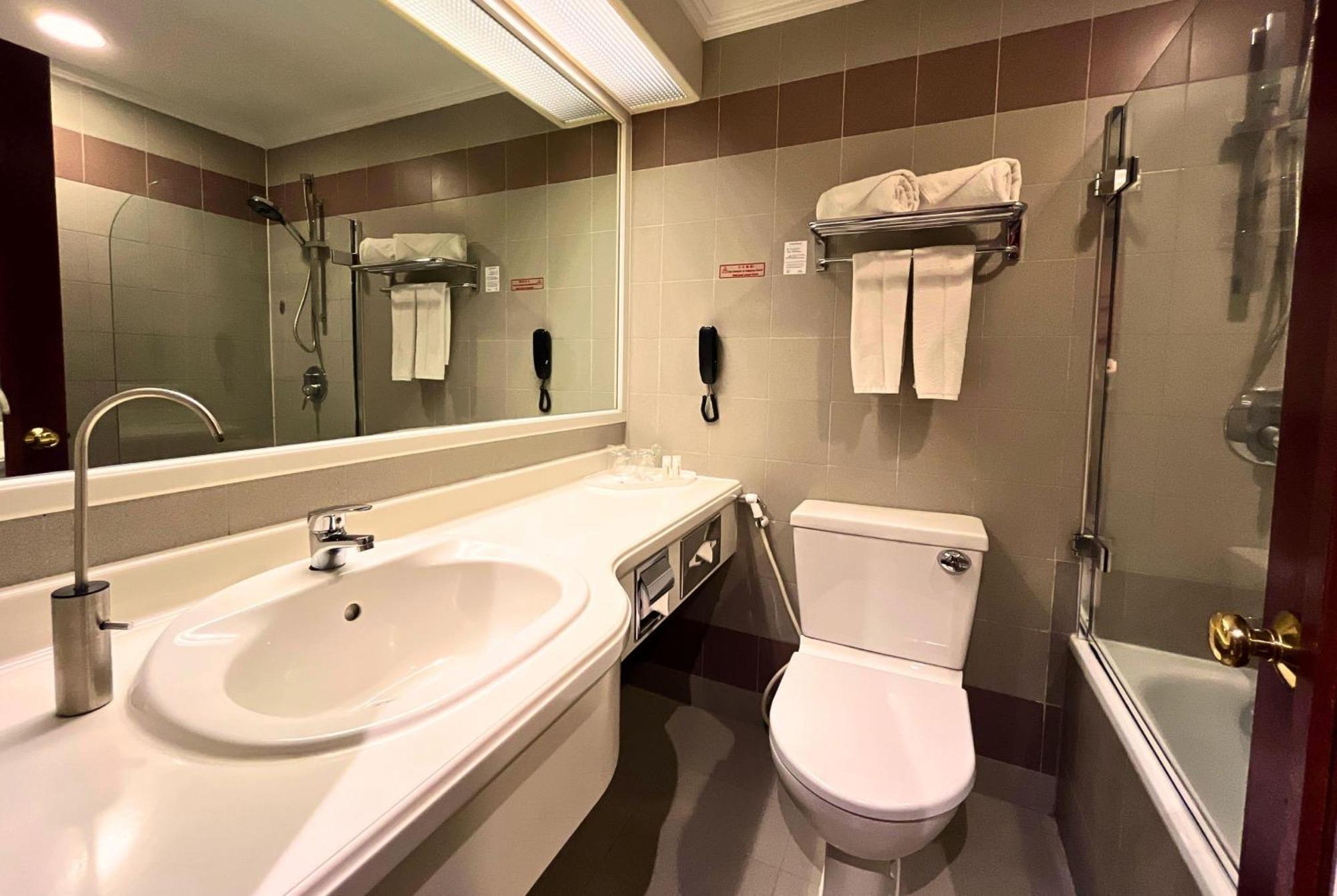 Superior King Room One Single Bed Non-Smoking