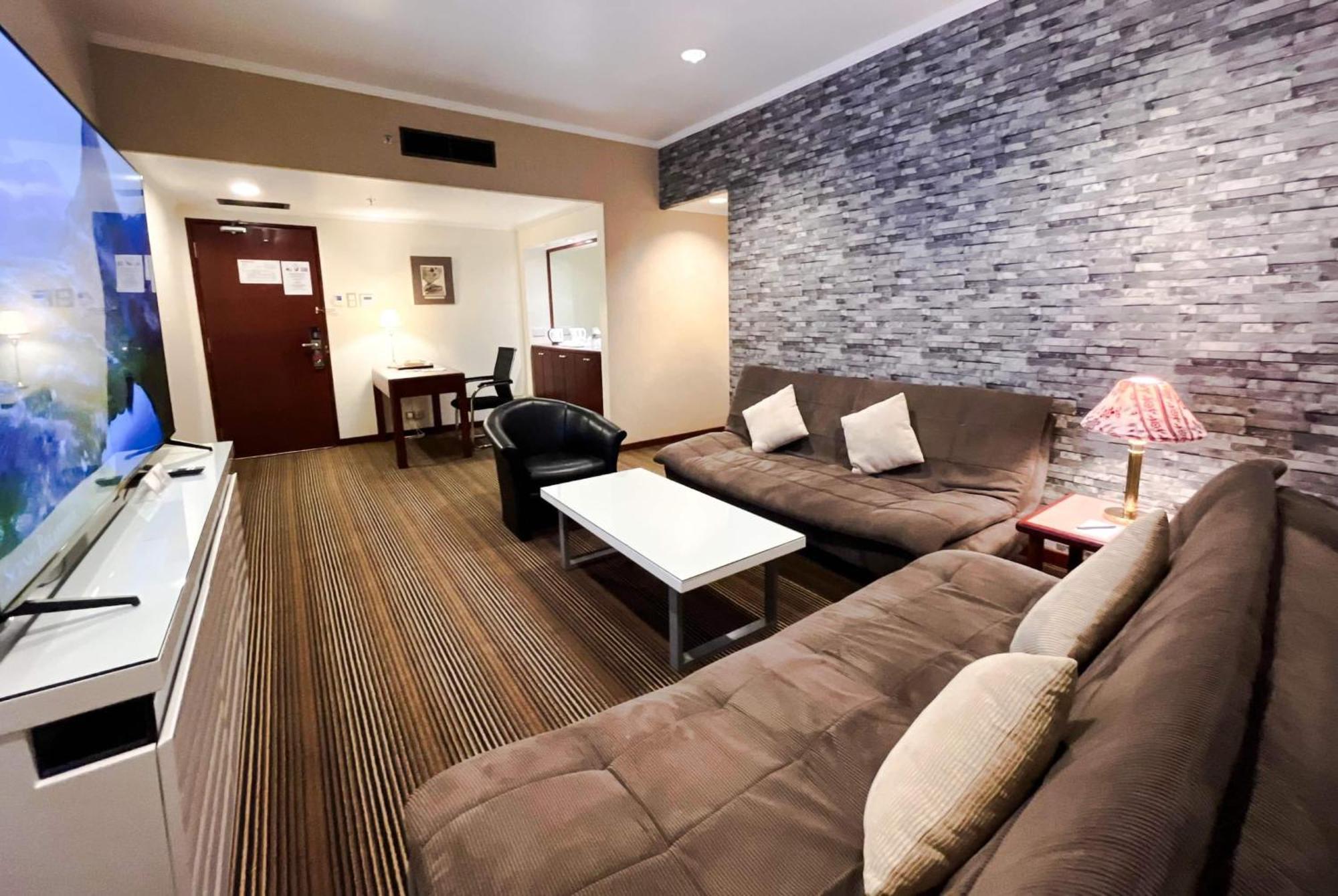 King Suite One Sofa Bed Steam Room Non-Smoking