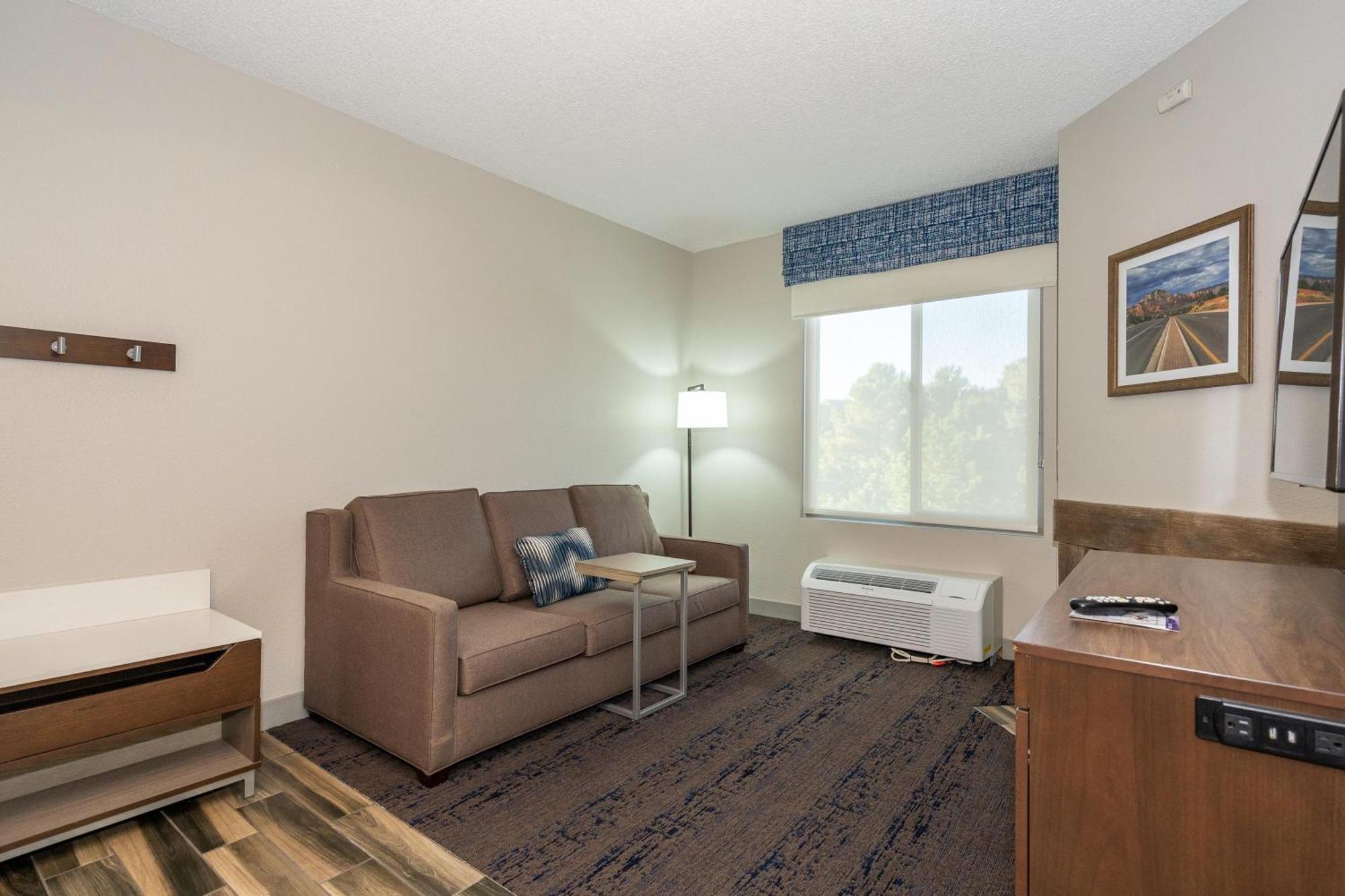 One-Bedroom King Suite Fireplace