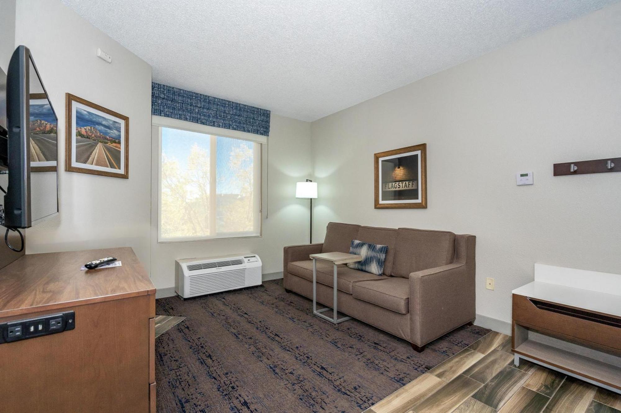 One-Bedroom King Suite Non-Smoking