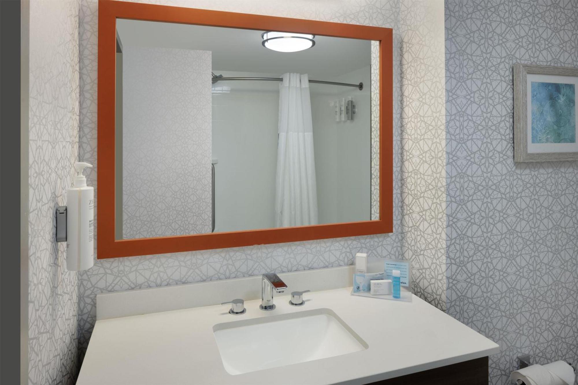 1 King or 1 Queen 2 Br or 2 Bath Penthouse Suite