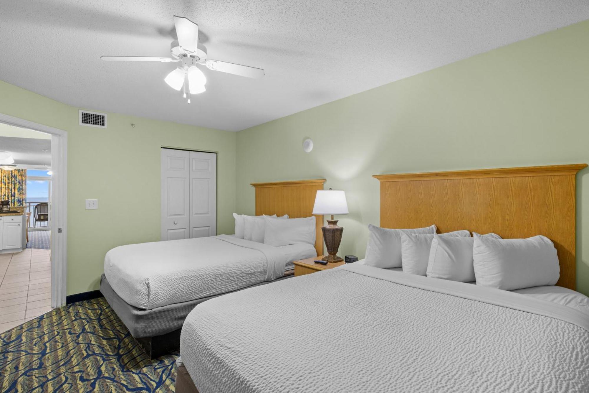 Oceanfront Deluxe One Bedroom Condo