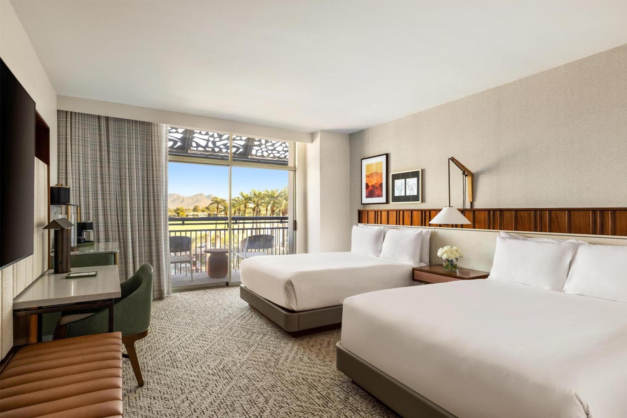 Queen Room Two Queen Beds Mountain View