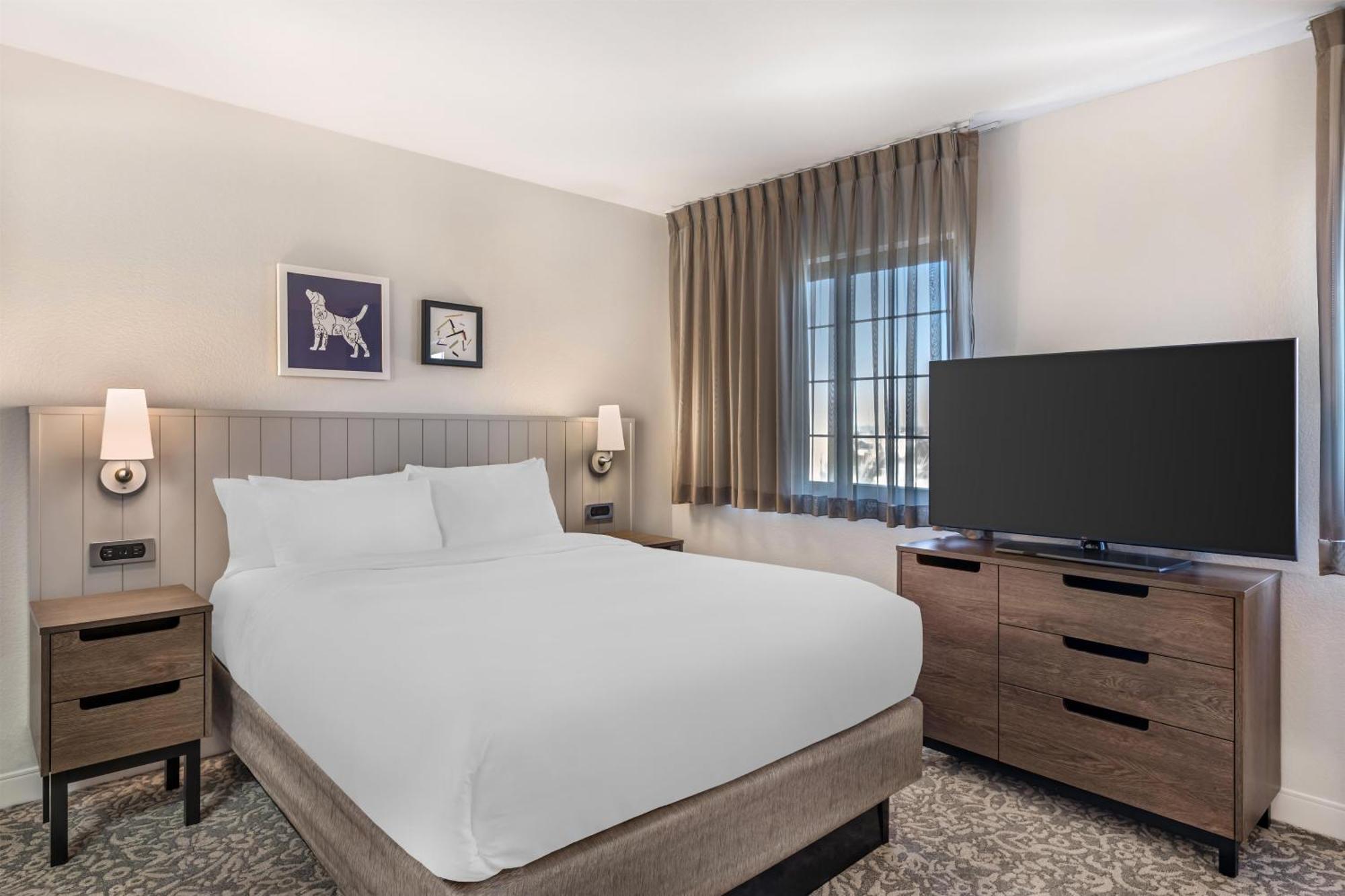 Queen Studio Suite