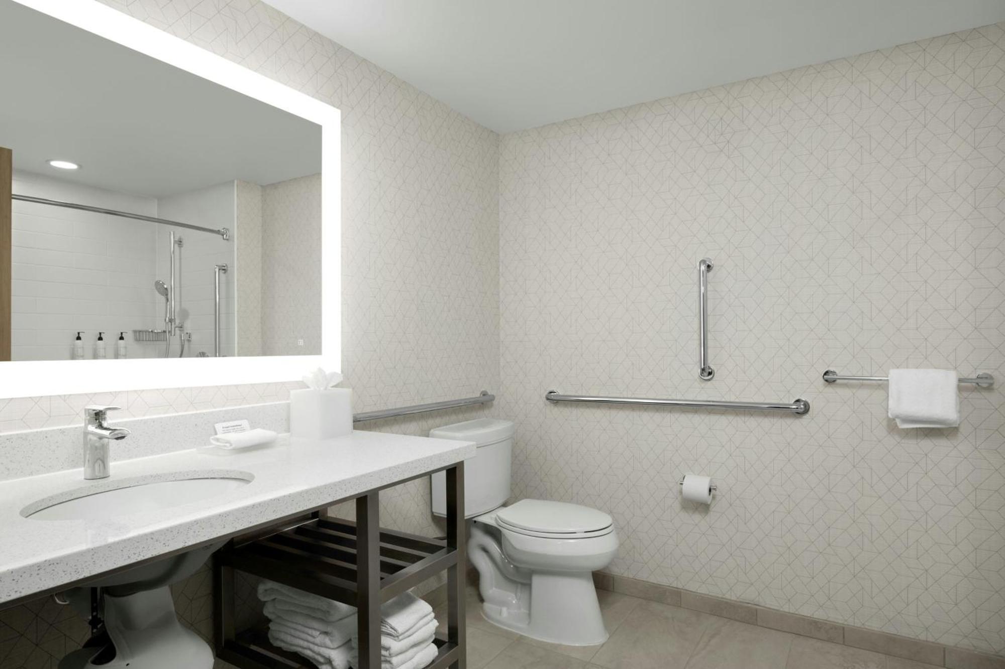 One-Bedroom King Suite Sofa Bed Bath Tub Mobility Hearing Accessible