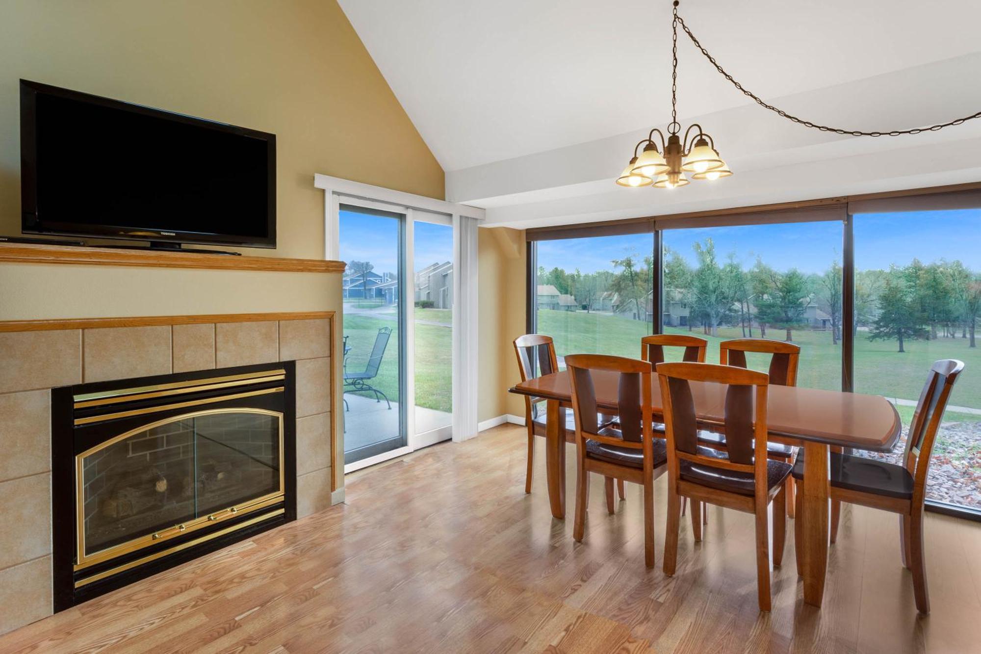 Two-Bedroom Apartment One Queen Bed Two Twin One Sofa Bed or Two Queen Beds Non-Smoking